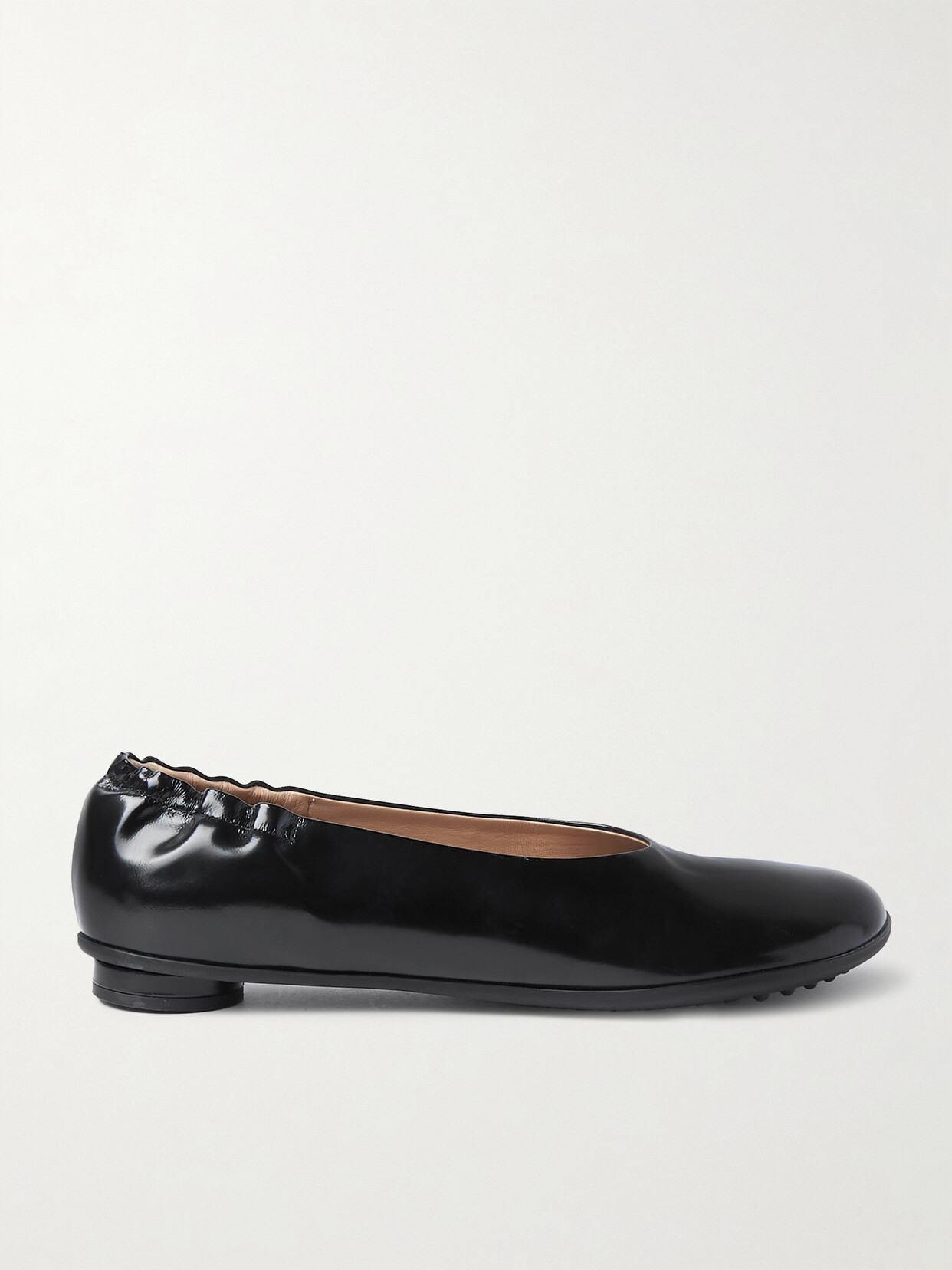 Shop Bottega Veneta Atomic Ballerina Glossed-leather Ballet Flats In Black