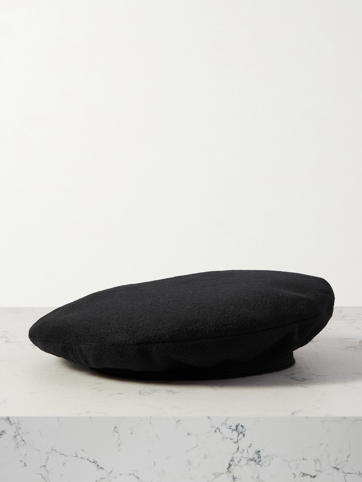 The Row Dodo Cashmere Beret In Black