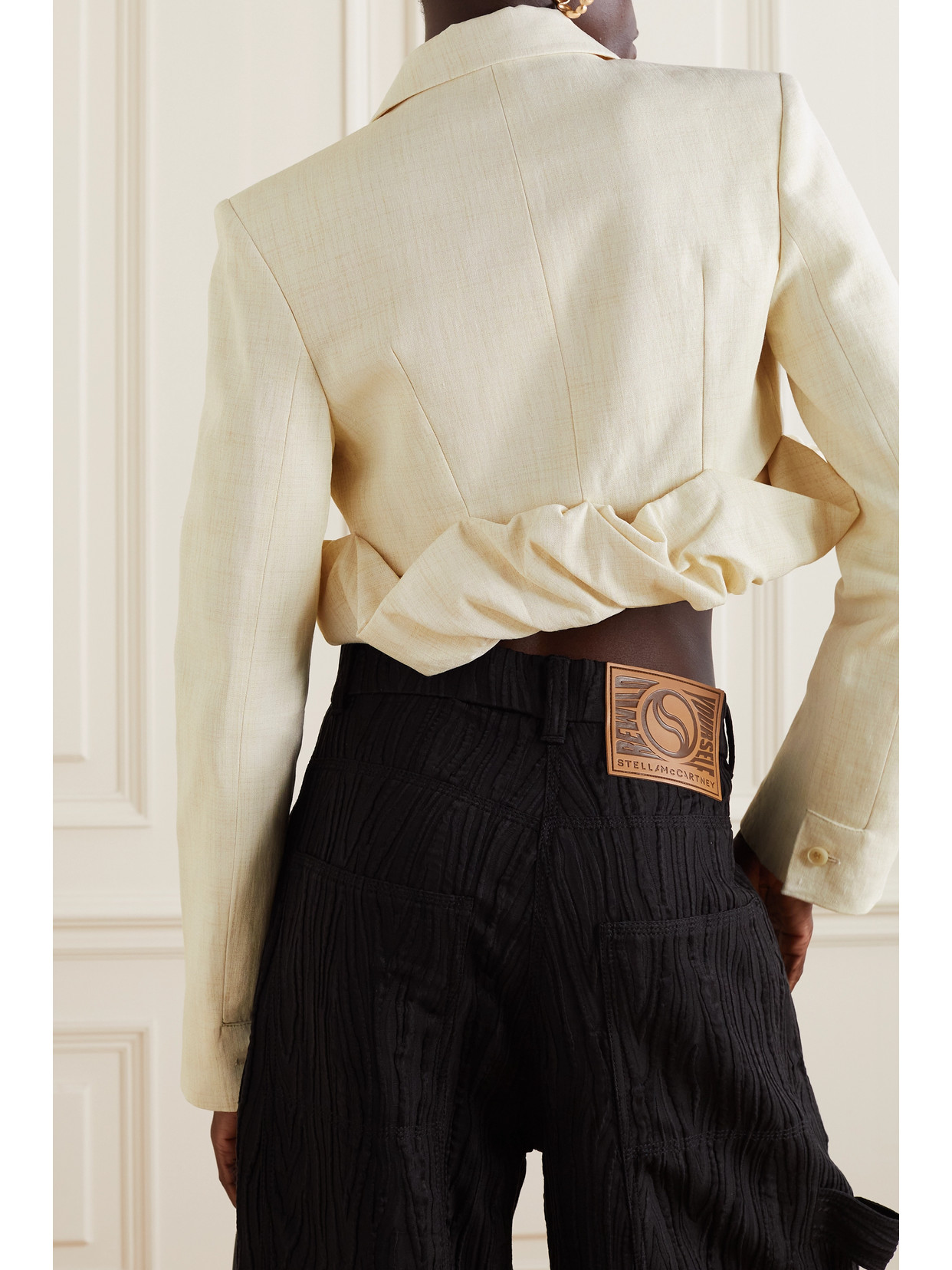 Jacquemus Croissant Cropped Linen-blend Jacket In Off-white