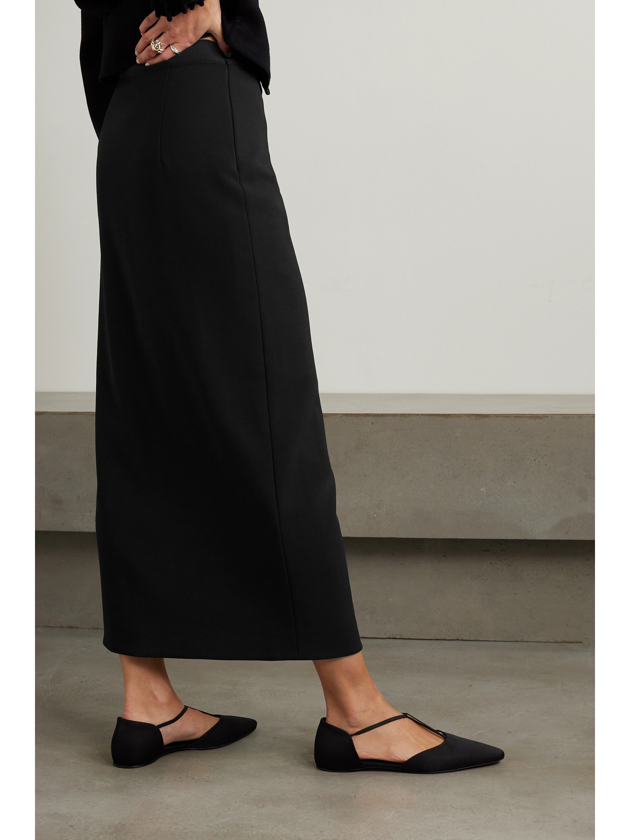 Fforme Sabreen Wool-blend Gabardine Midi Skirt In Black