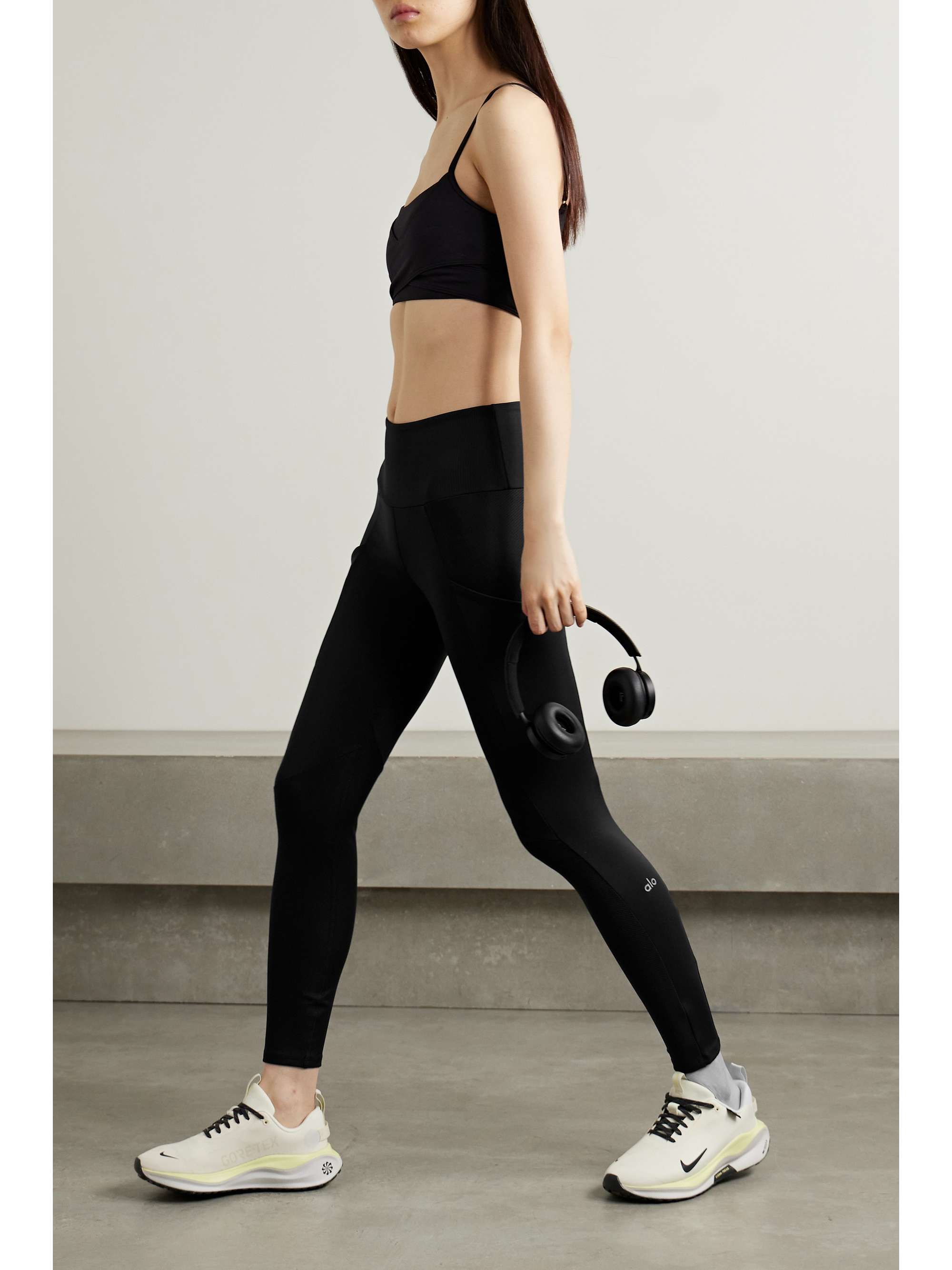 ALO YOGA Ribbed stretch sports bra