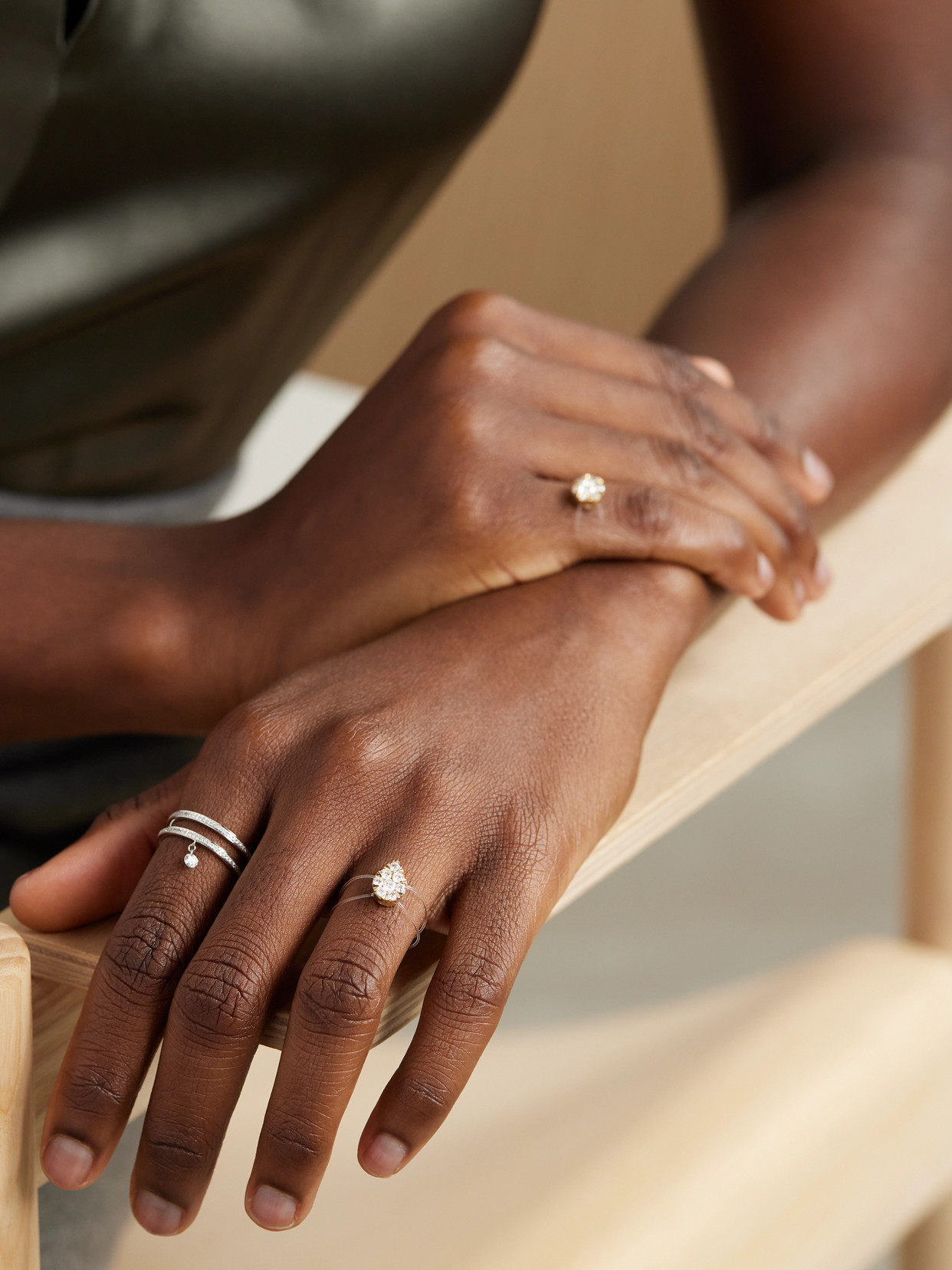 Persée Floating 18-karat Gold, Elastic And Diamond Ring In Gold