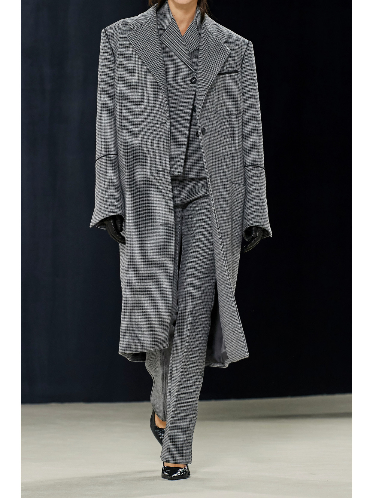 Ferragamo Micro Houndstooth Tailored Wool Blazer Jacket In Gray