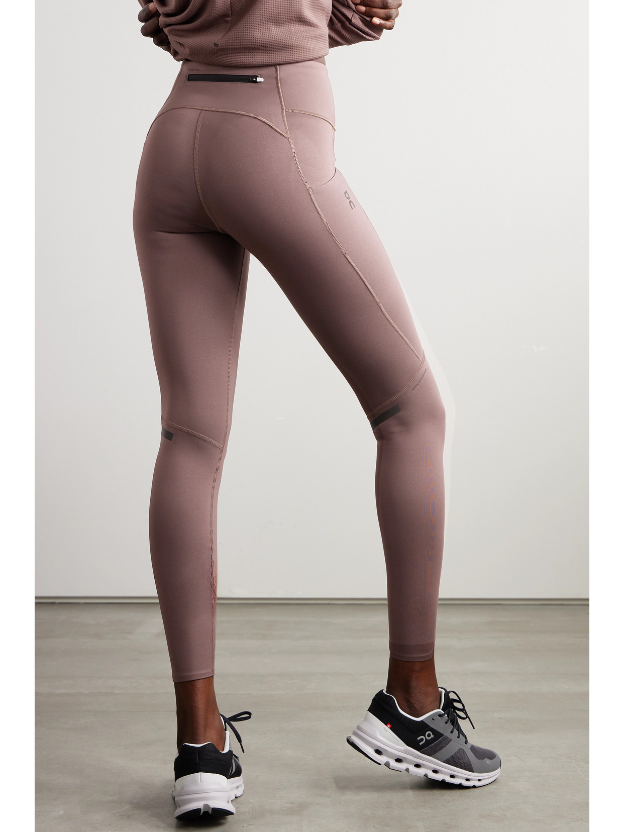 On Performance Winter Stretch Recycled Leggings In Brown