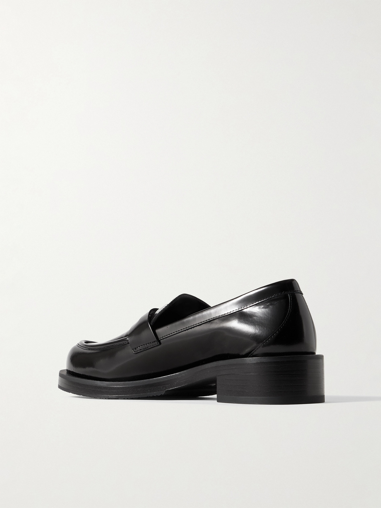 Stuart Weitzman Palmer Glossed-leather Loafers In Black
