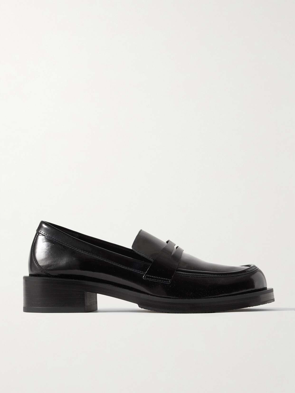 Stuart Weitzman Palmer Glossed-leather Loafers In Black