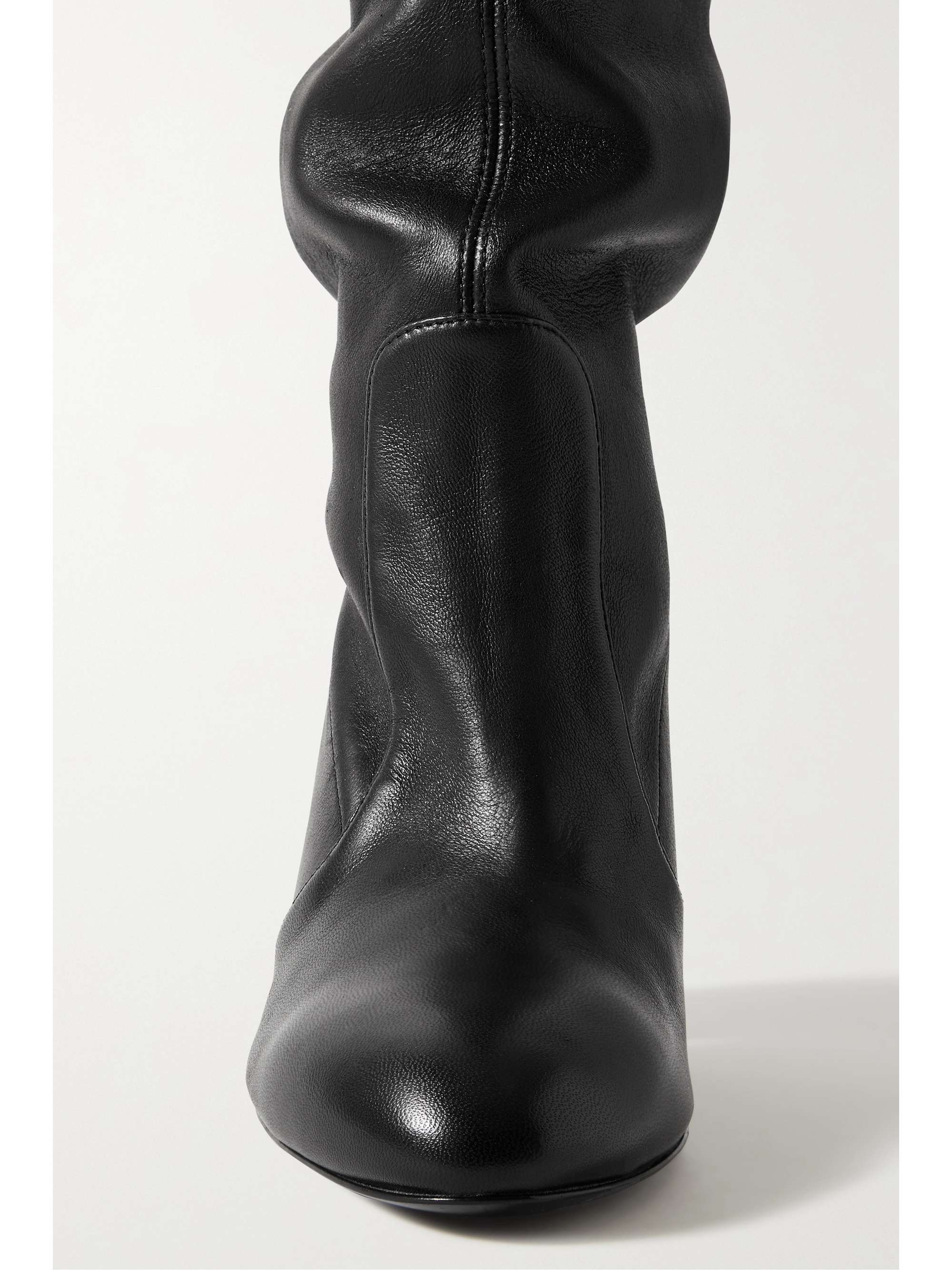 STUART WEITZMAN 