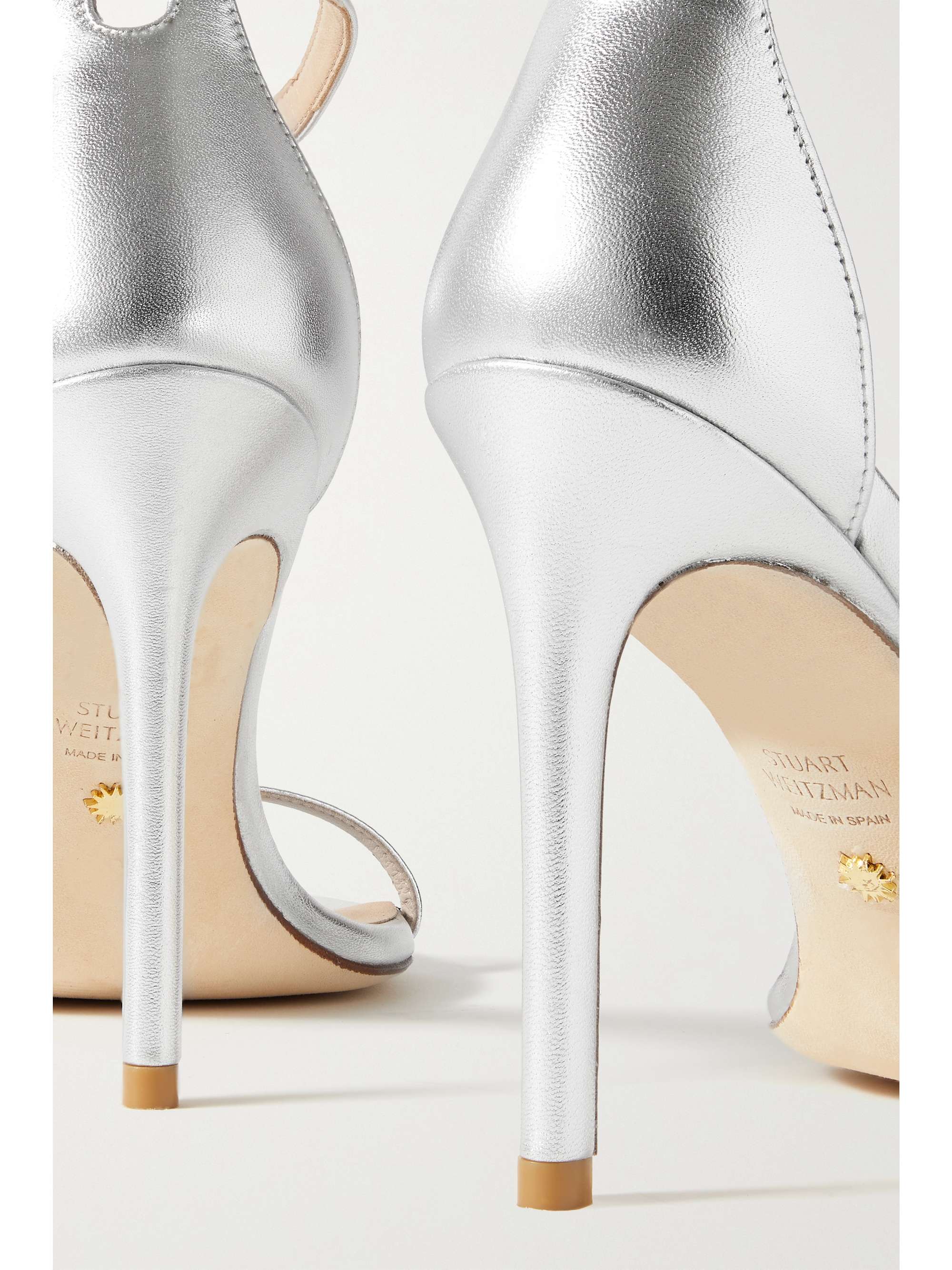 STUART WEITZMAN 