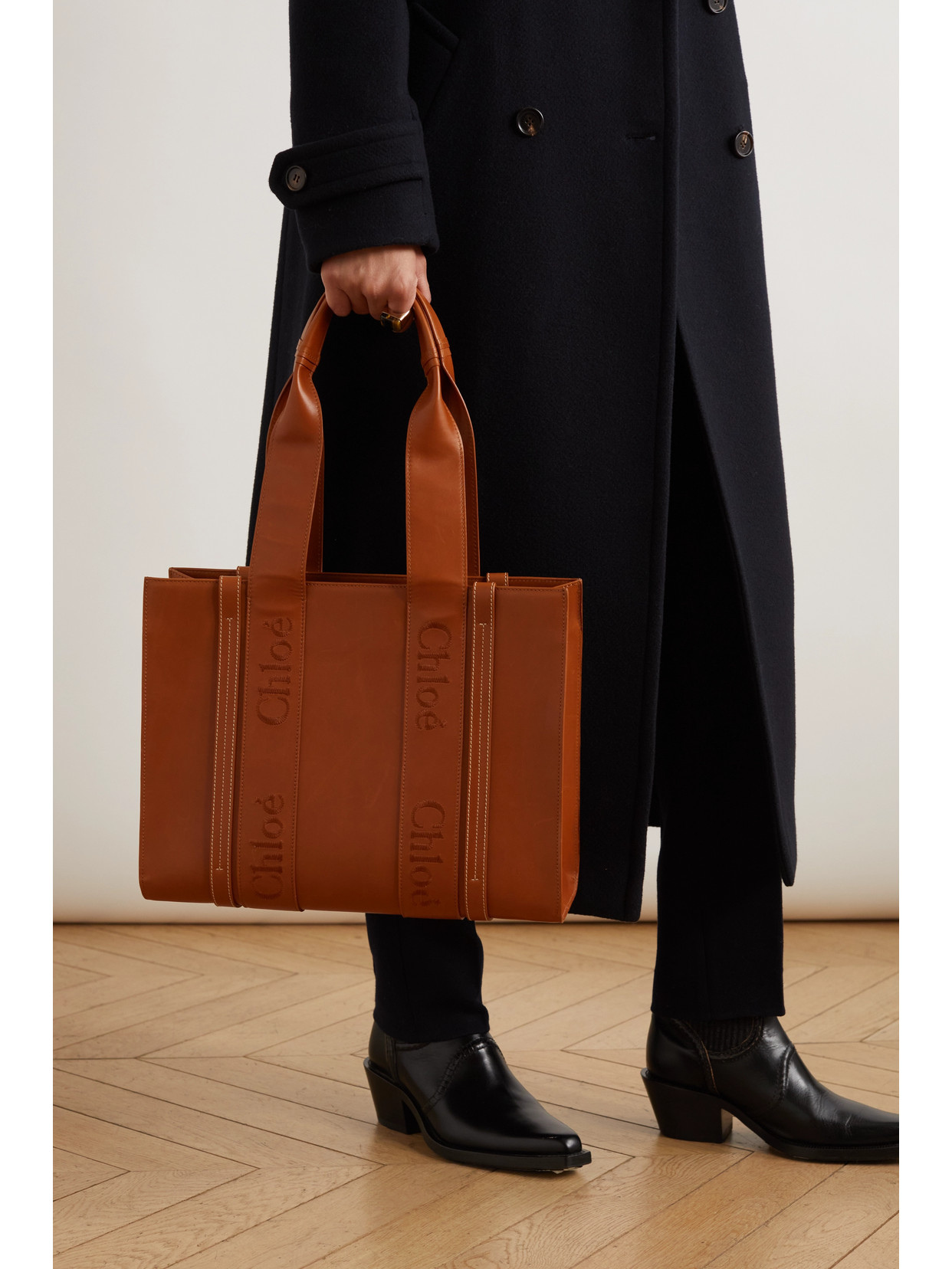 Chloé Woody Medium Embroidered Leather Tote In Brown