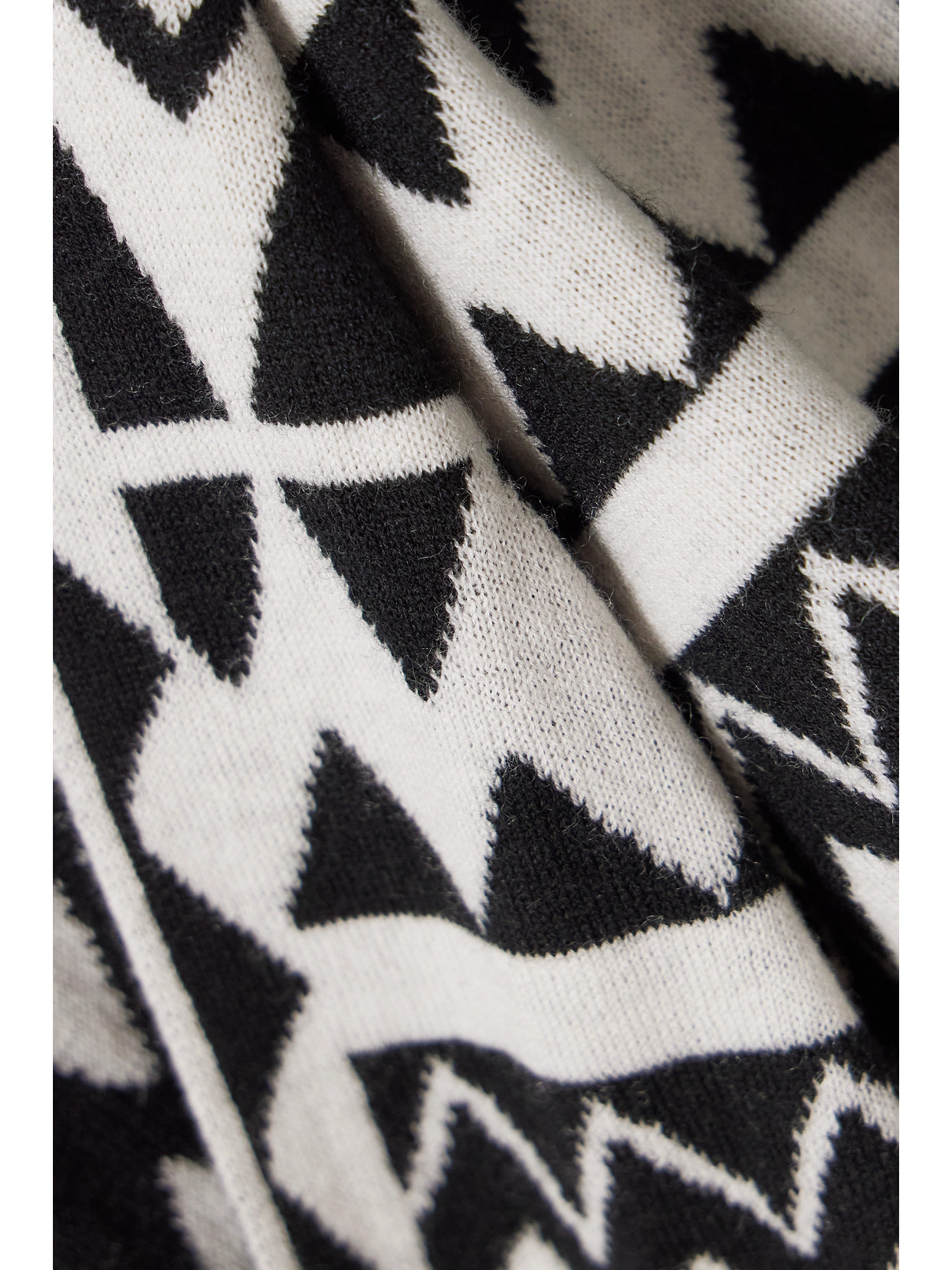 Eres Apache Geometric-jacquard Kimono In Black