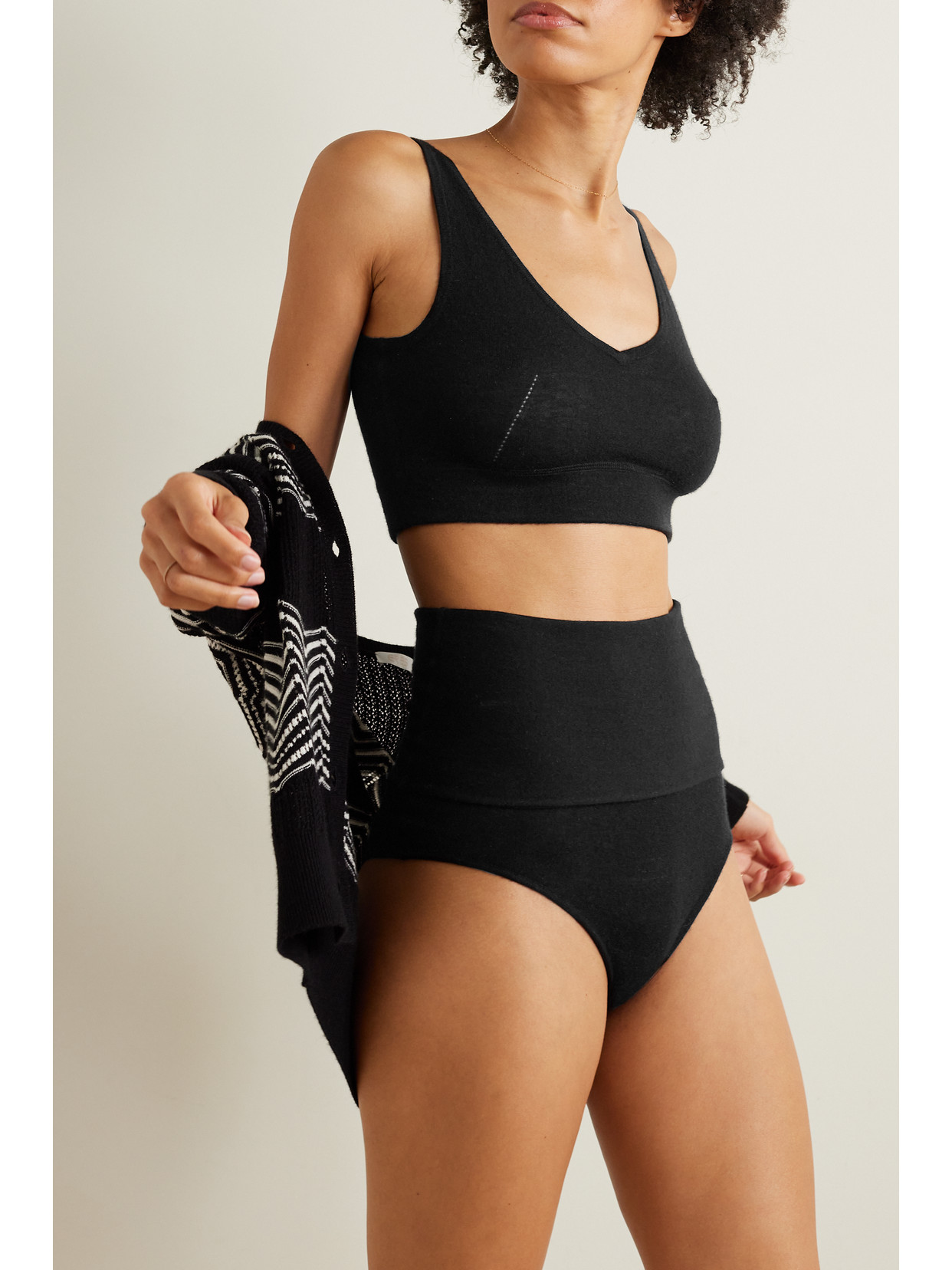 Eres Cachem Divine Pointelle-trimmed Cashmere Bralette In Black