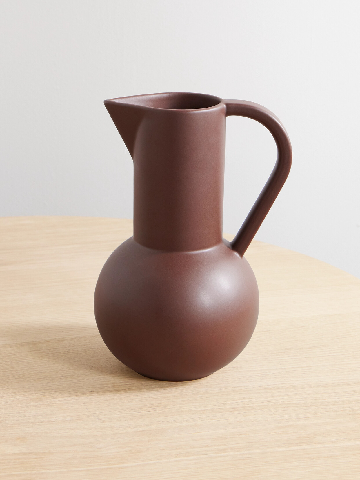 Raawii - Strøm Large Earthenware Jug - Brown