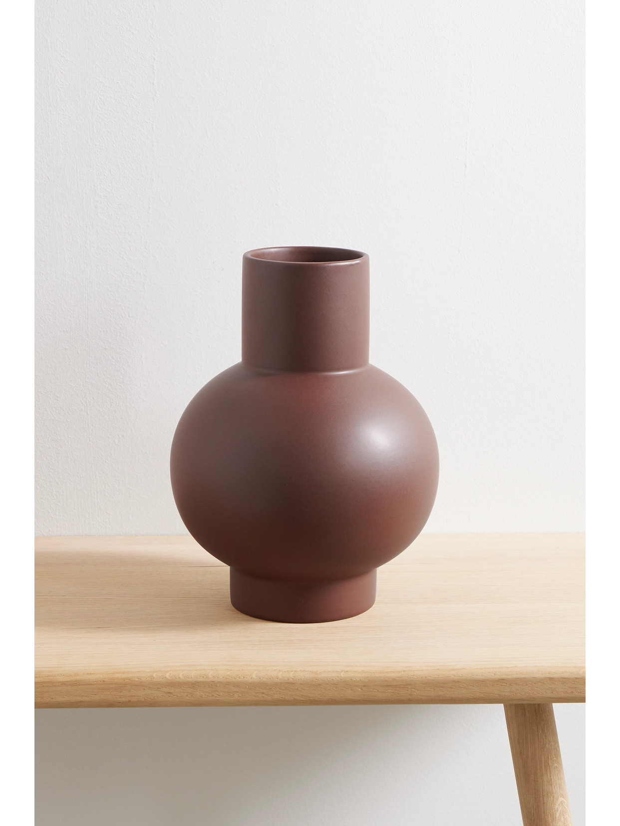 Raawii - Strøm Large Earthenware Vase - Brown