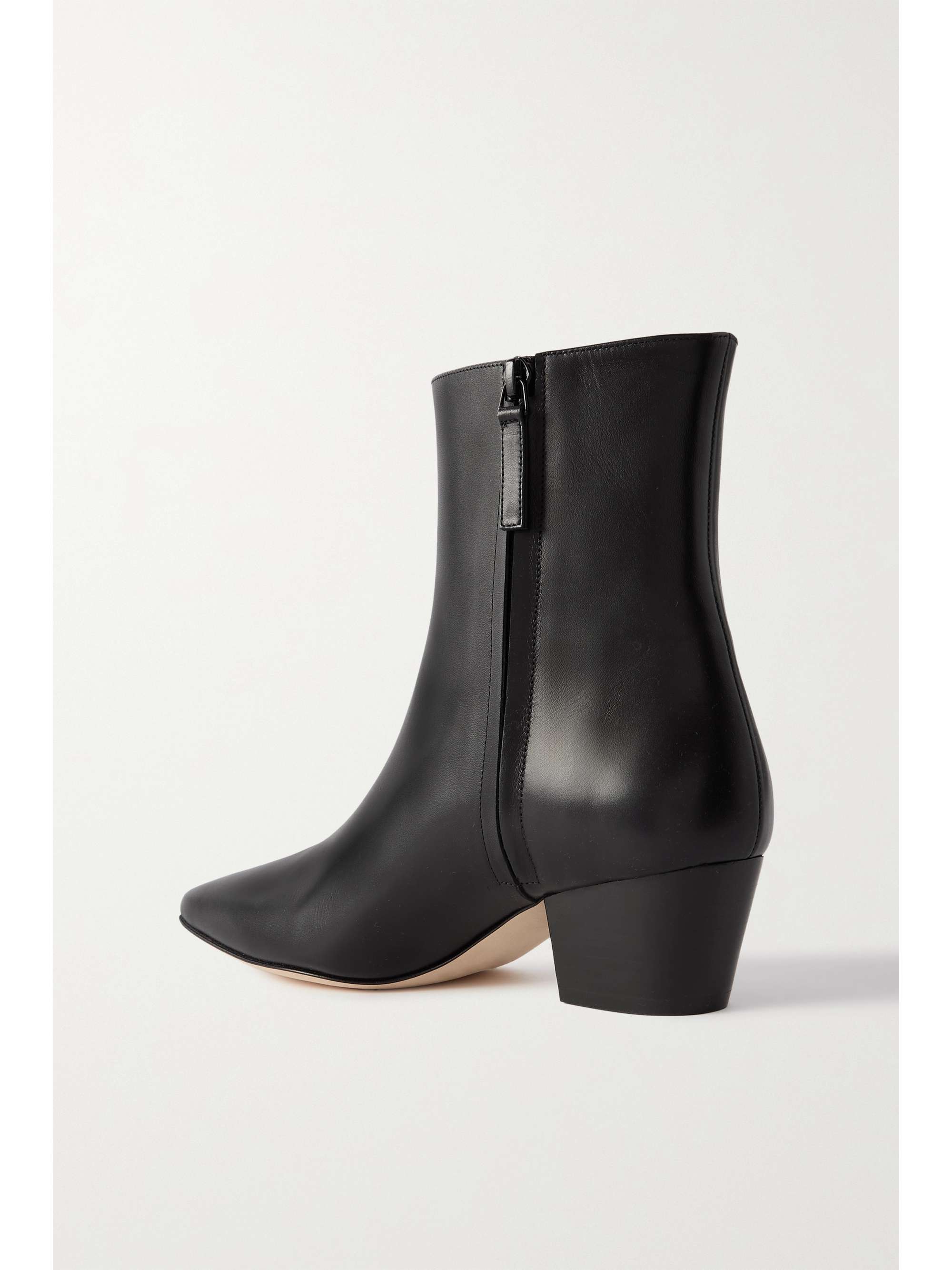 MANOLO BLAHNIK 