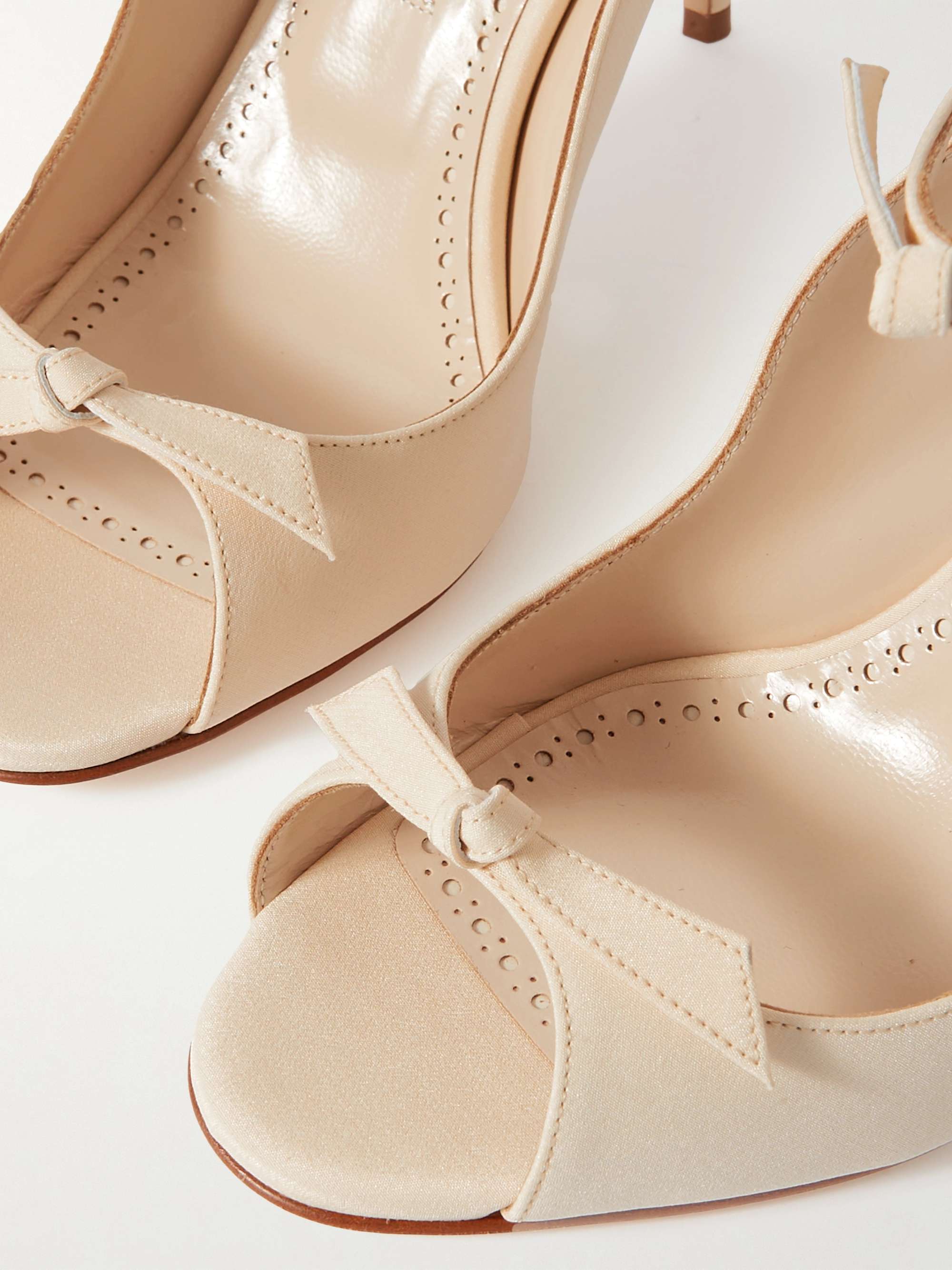 MANOLO BLAHNIK 