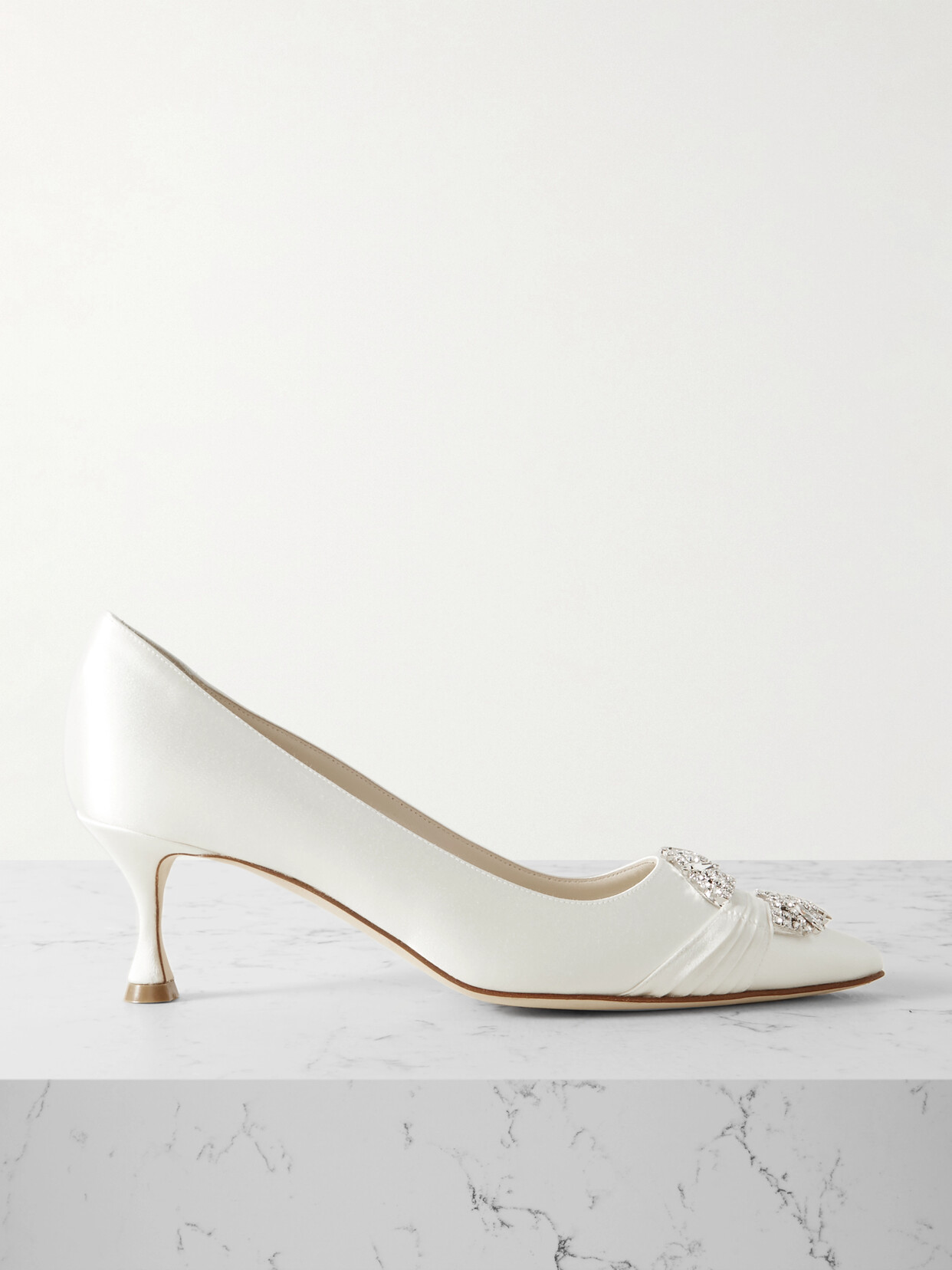 Manolo Blahnik - Maidapump 50 Crystal-embellished Satin Pumps - White
