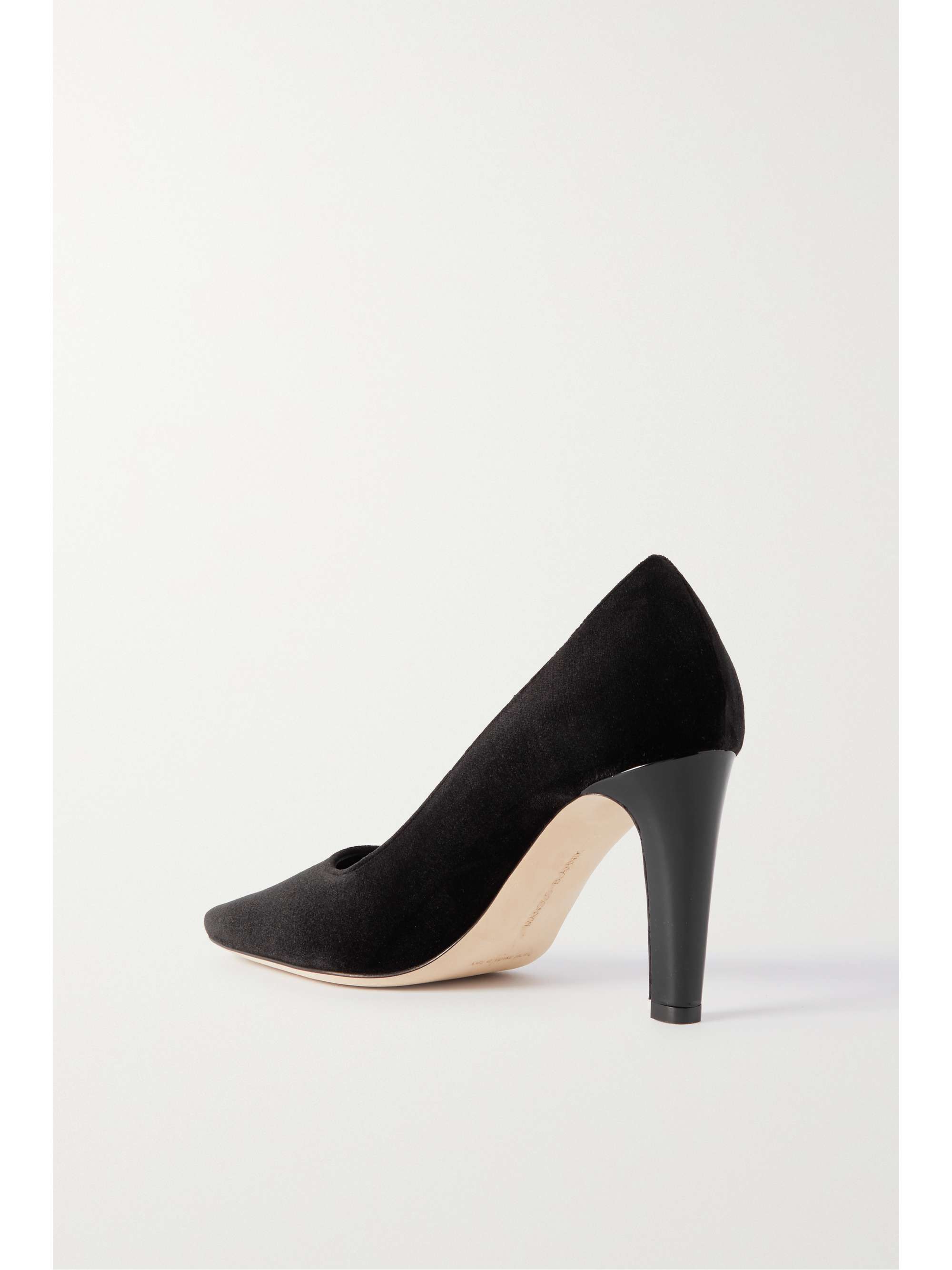 MANOLO BLAHNIK 