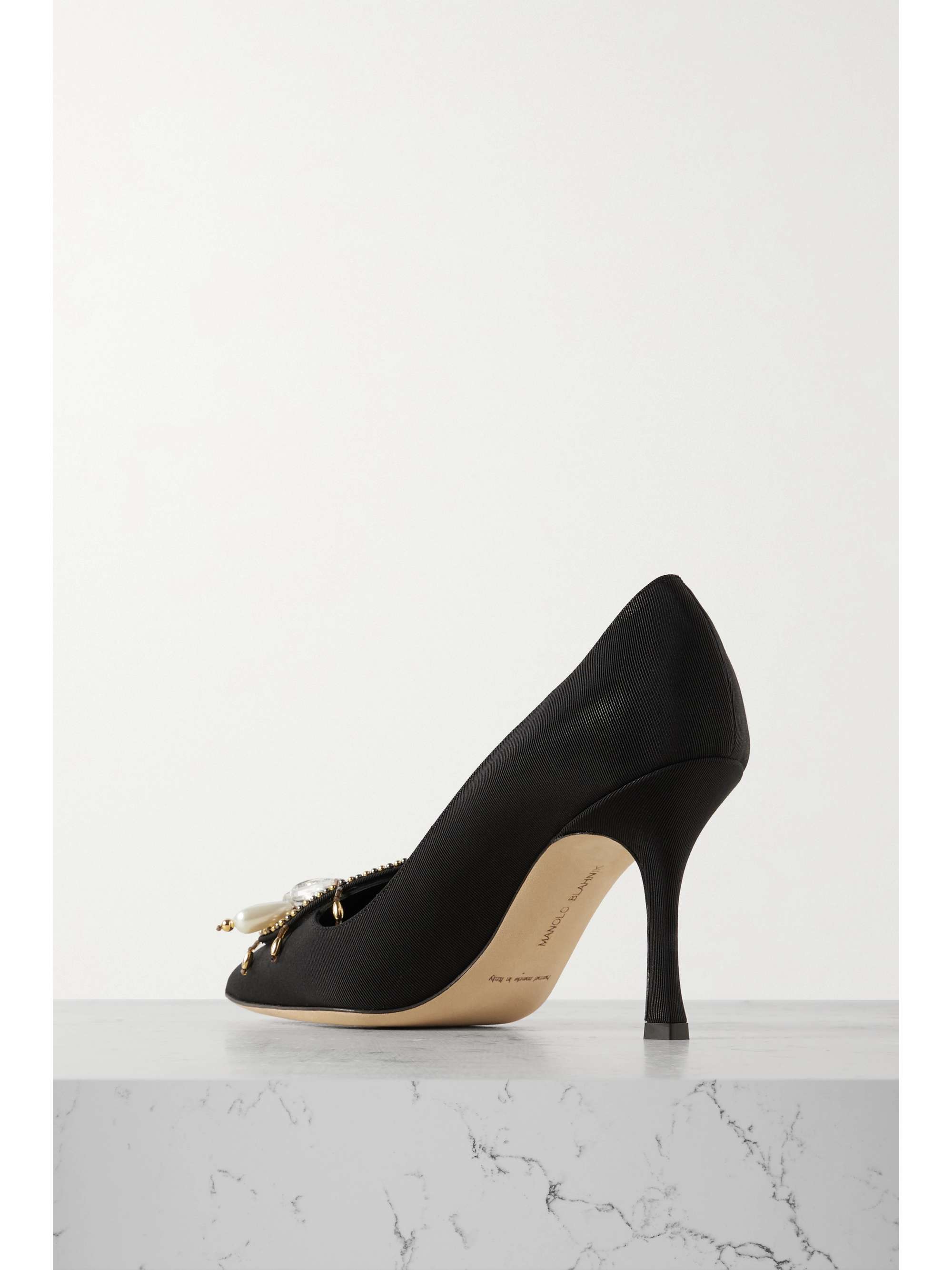 MANOLO BLAHNIK 