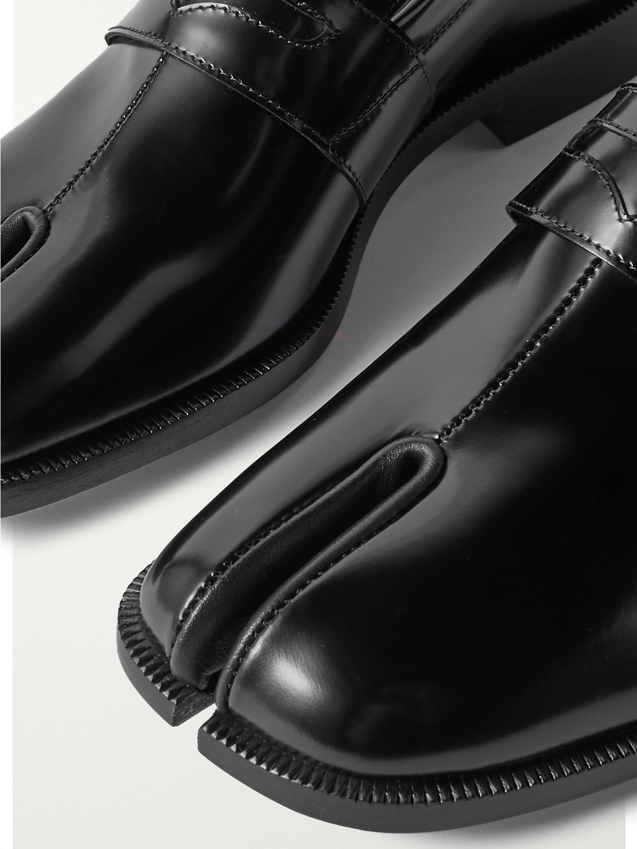 Shop Maison Margiela Tabi Split-toe Glossed-leather Loafers In Black