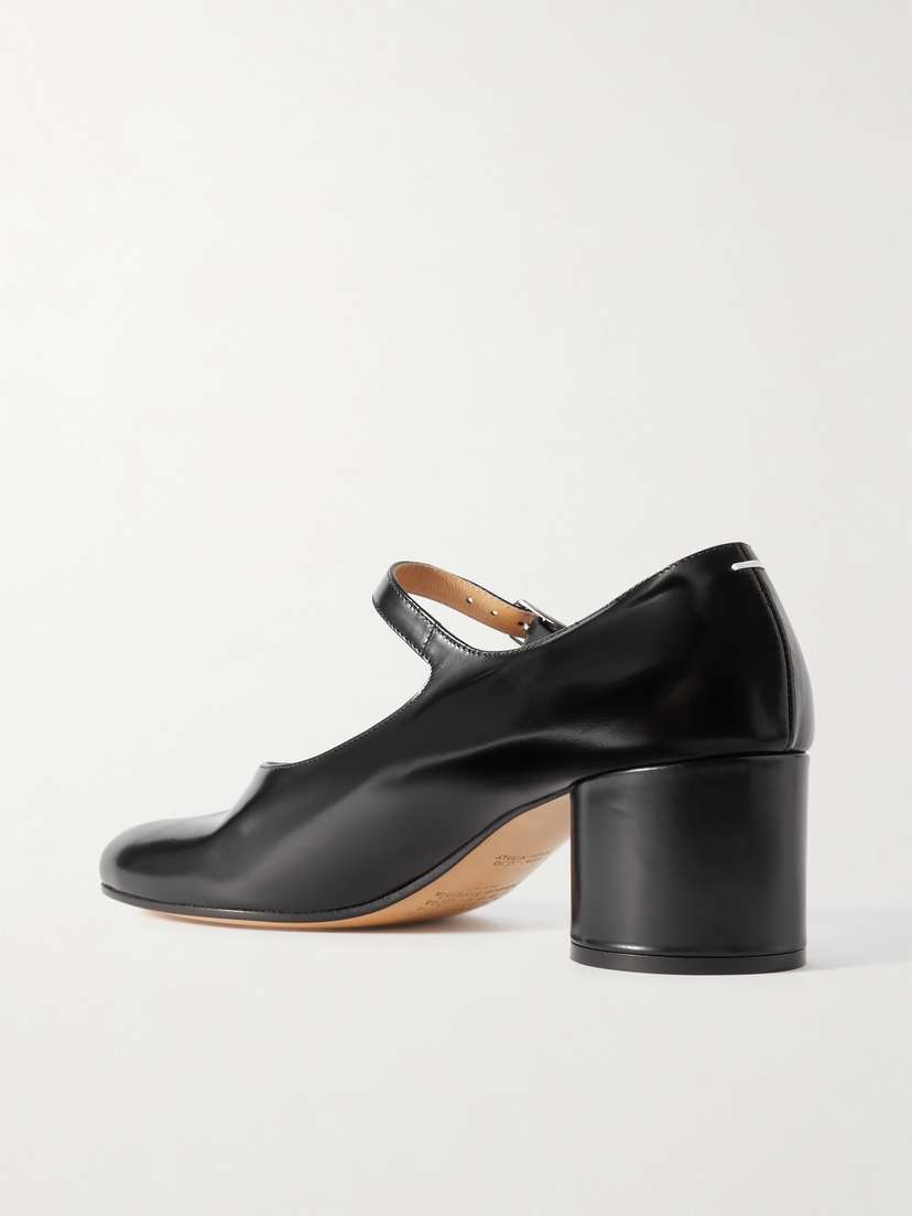 Maison Margiela Tabi Split-toe Glossed-leather Mary Jane Pumps - side view in Black