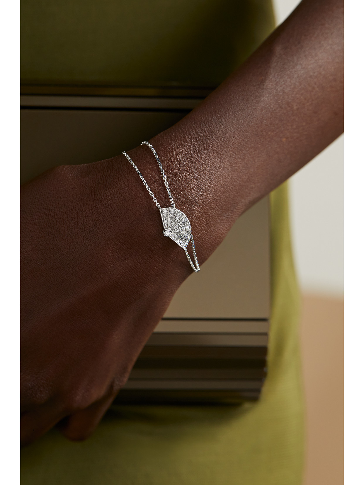 Garrard Fanfare Symphony 18-karat White Gold Diamond Bracelet In Gold