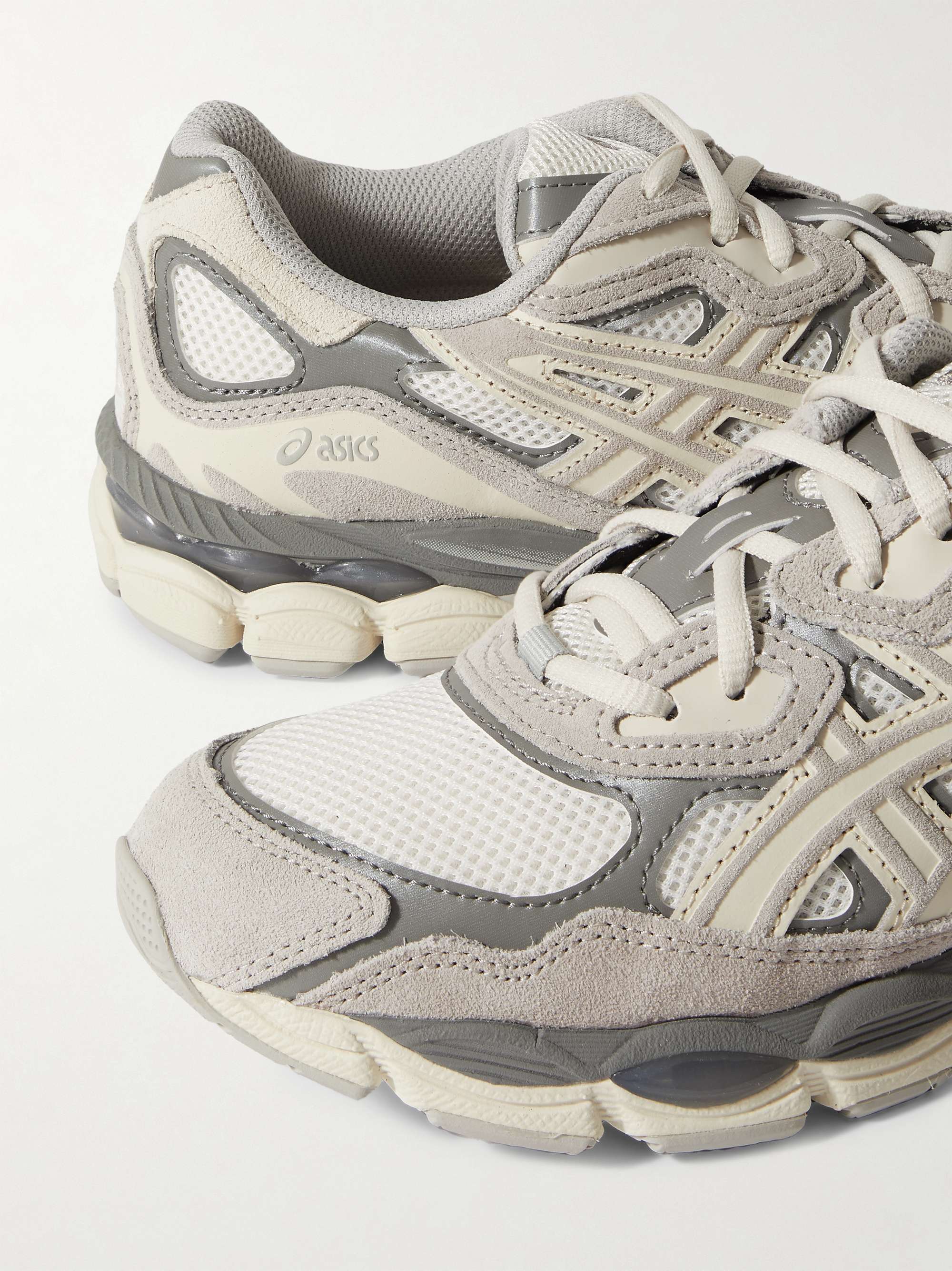 ASICS 