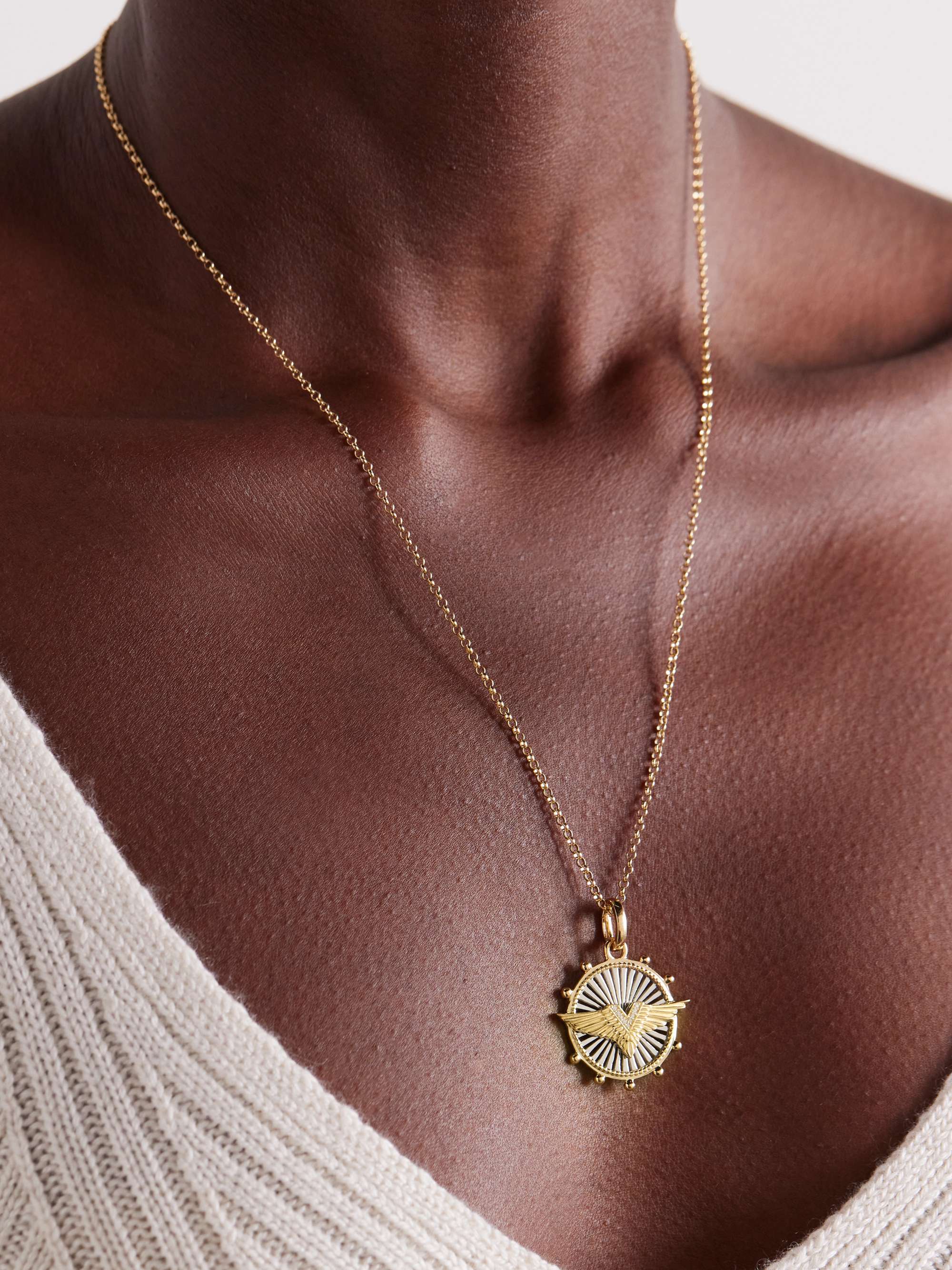 Gold chain on sale with diamond locket