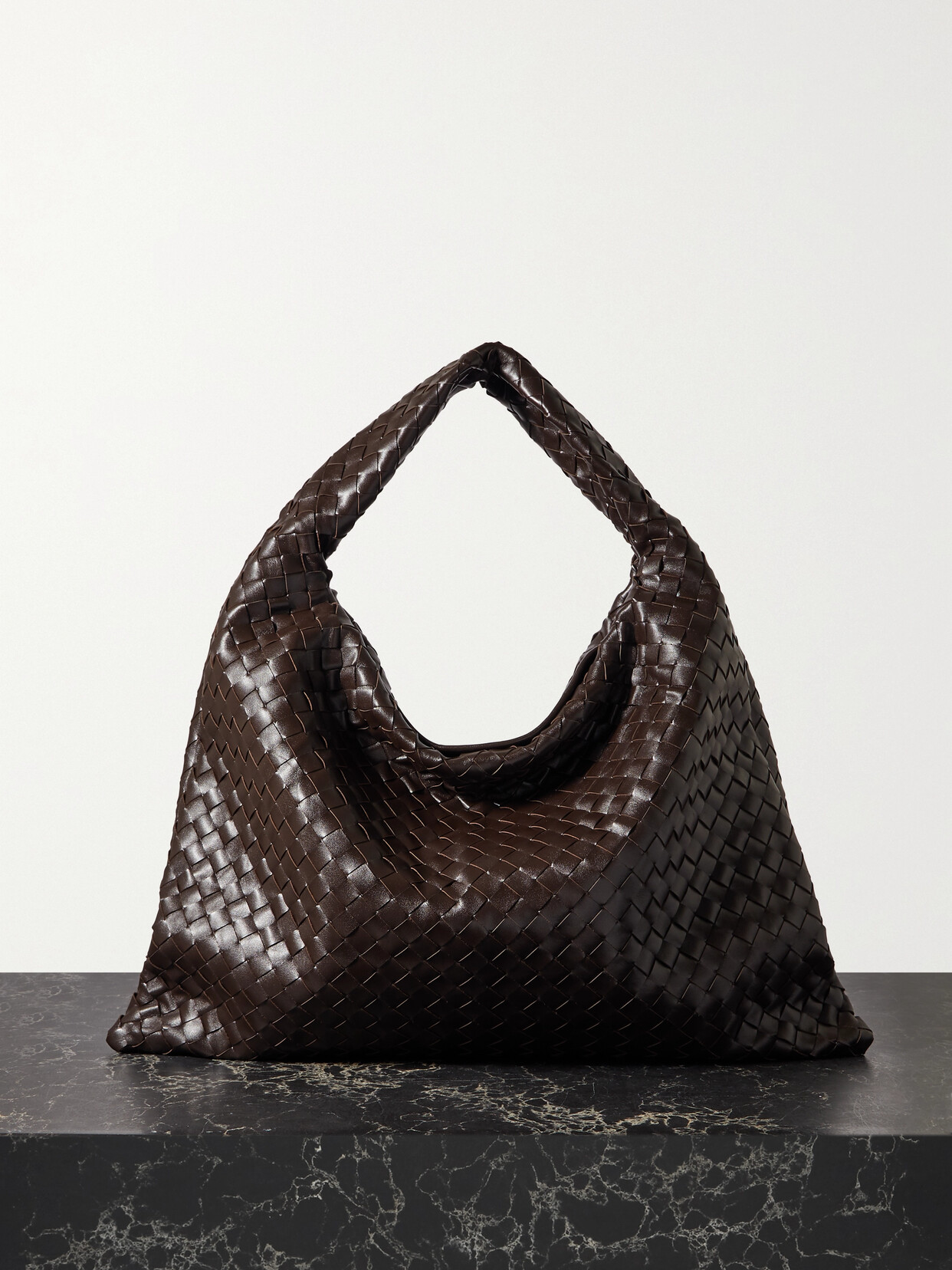 Bottega Veneta Hop Large Leather Tote Bag In Fondant