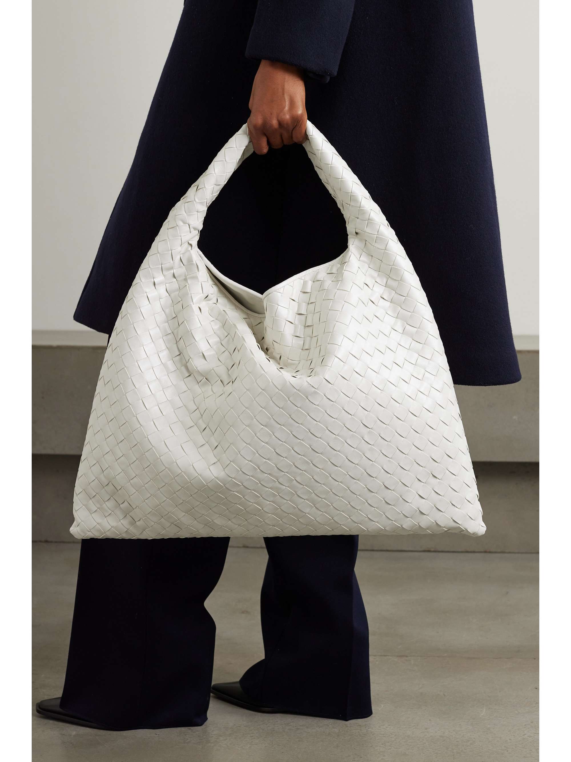 Bottega Veneta Large Veneta  Bags, Street style bags, Woven leather bag