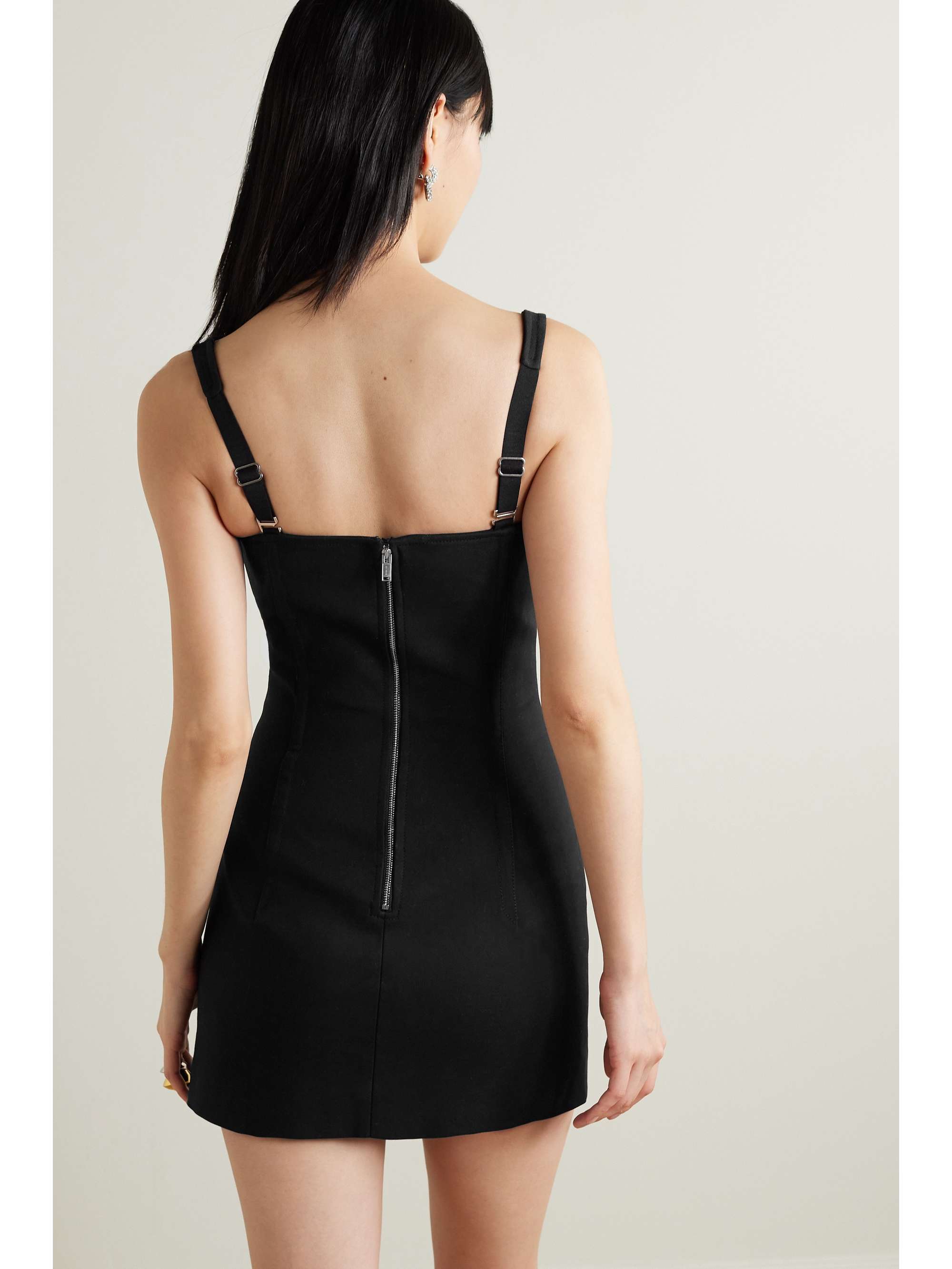 DION LEE 