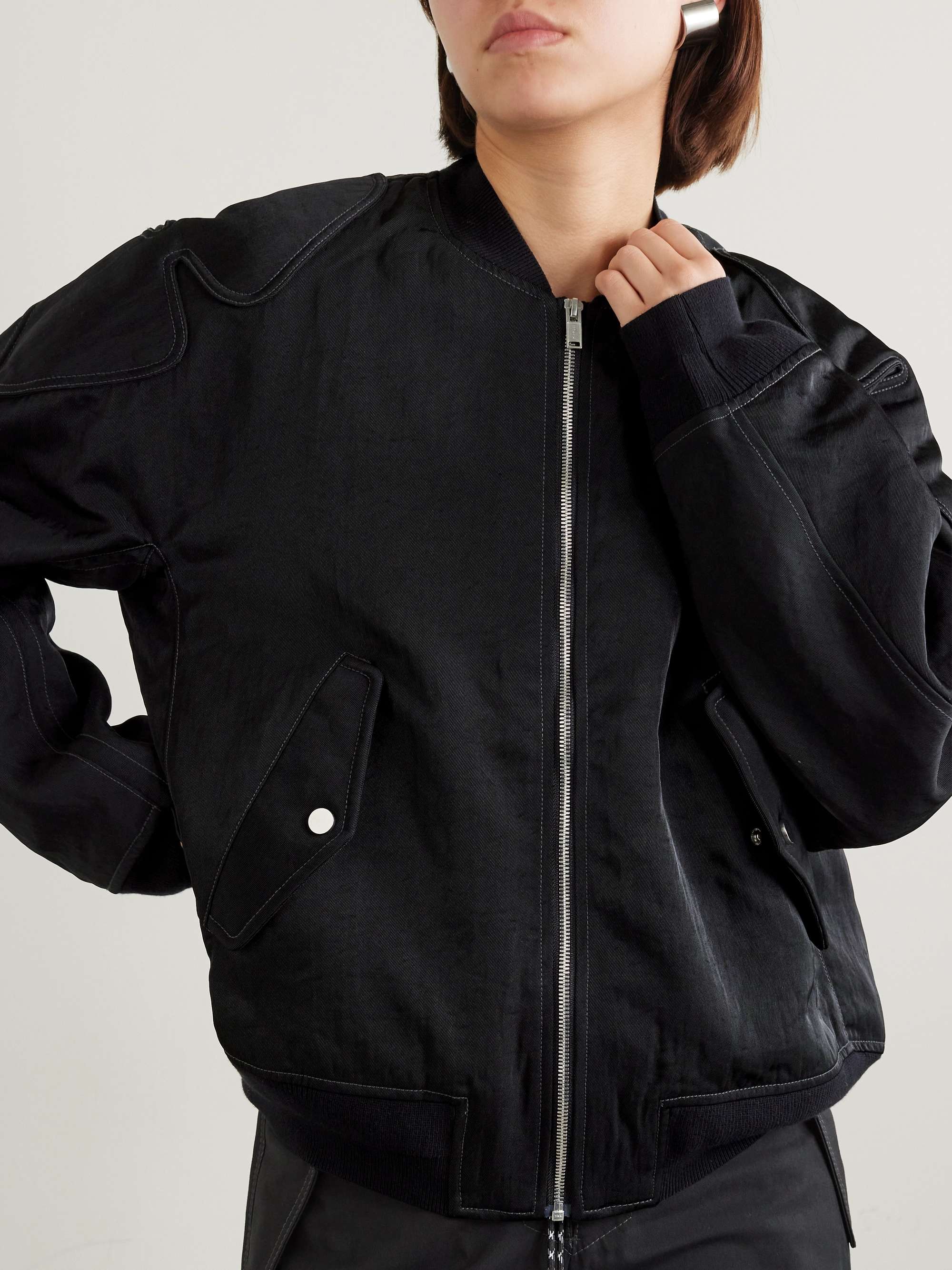 DION LEE 