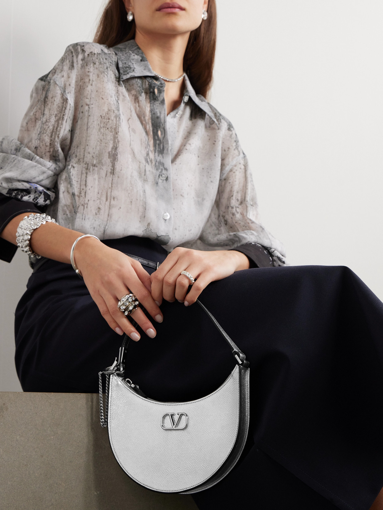 Valentino Vlogo Mini Metallic Textured-leather Shoulder Bag In Silver