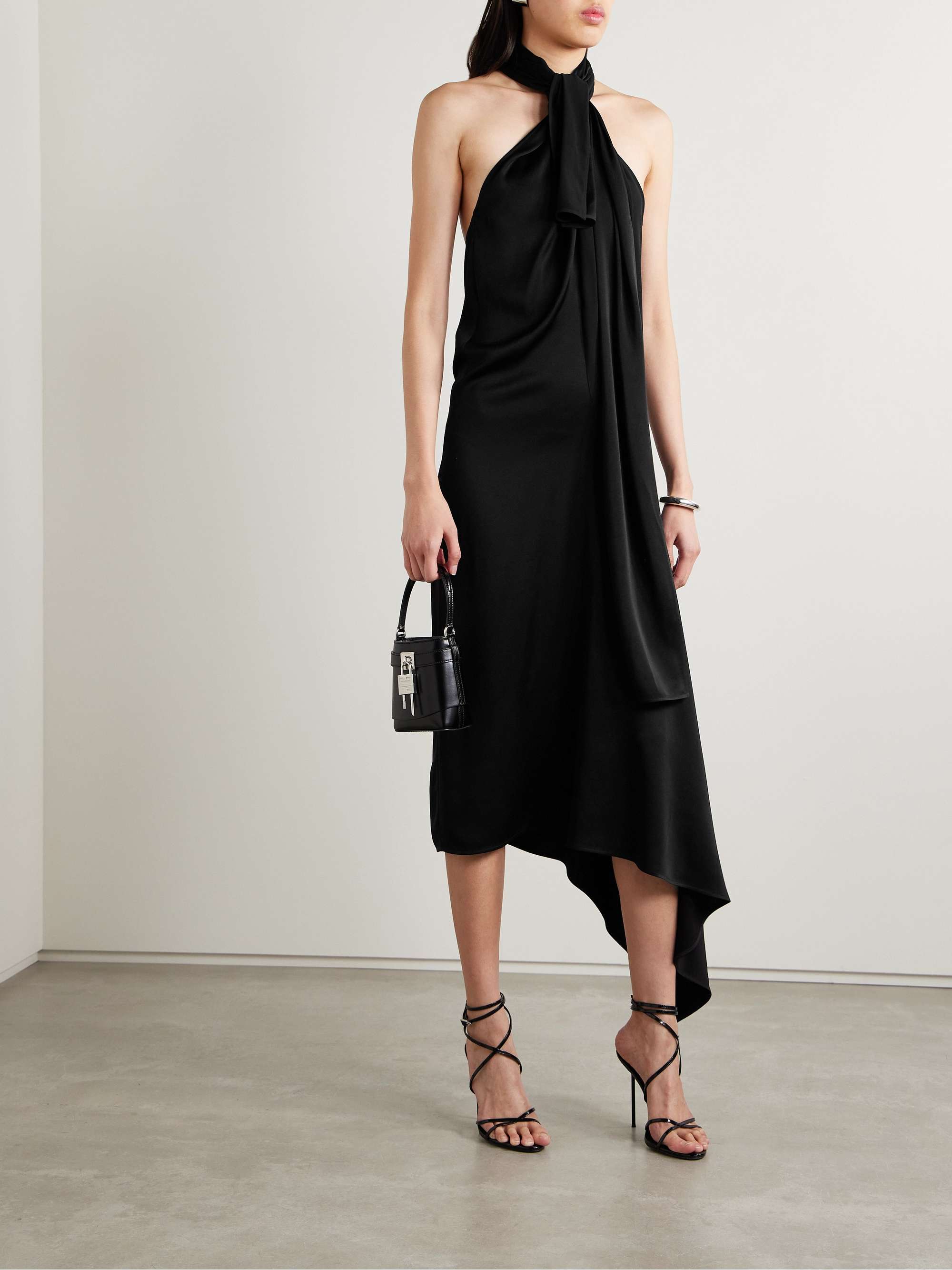 GIVENCHY 