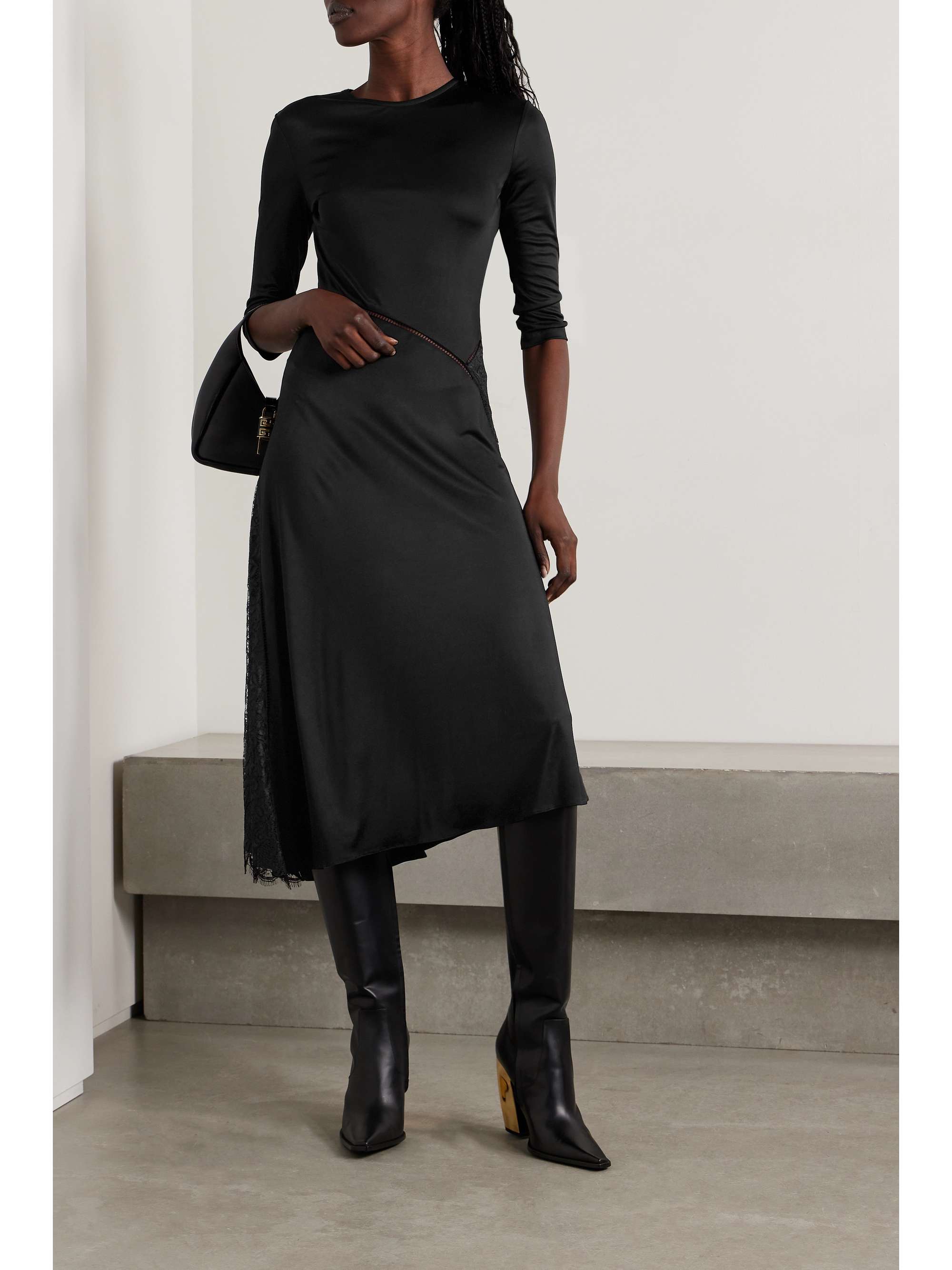 GIVENCHY 