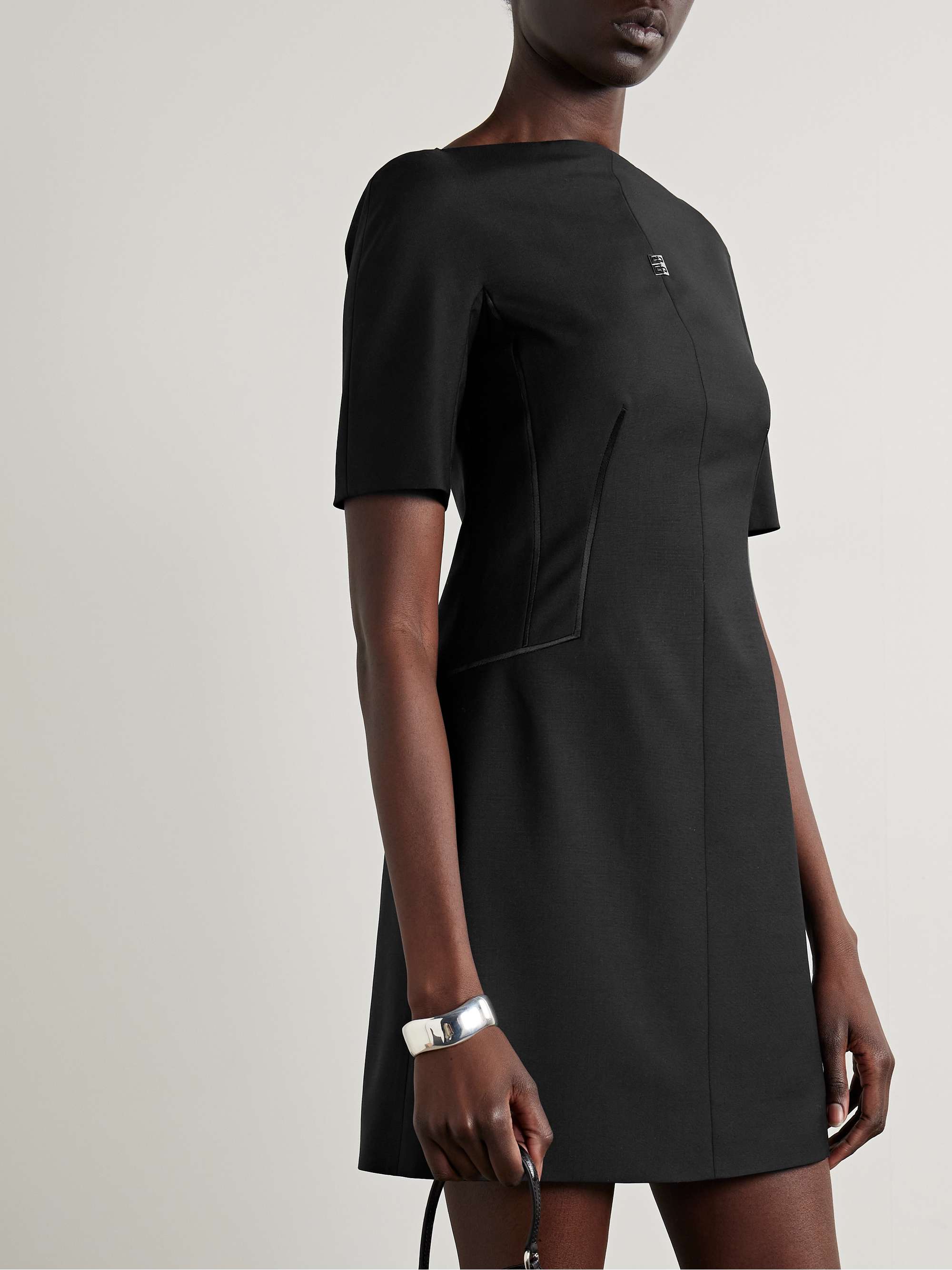 GIVENCHY 