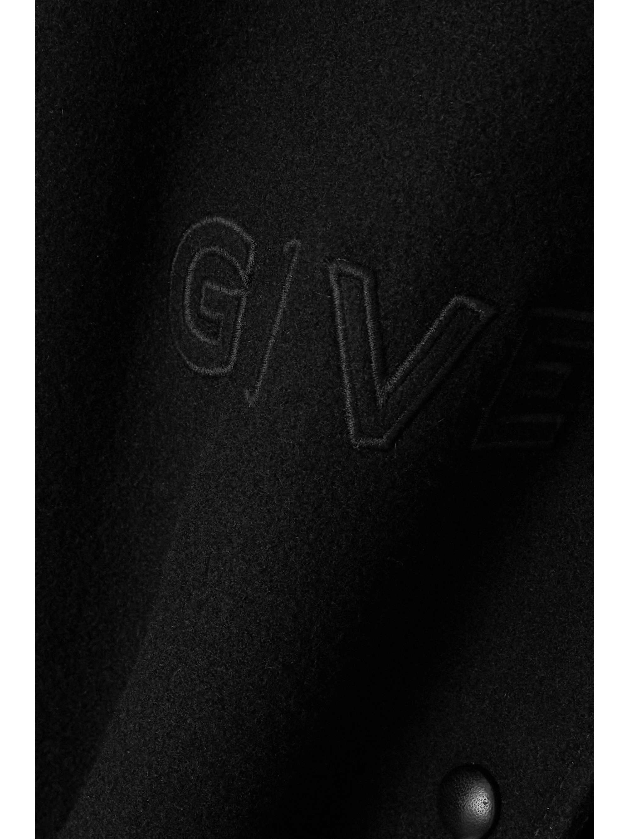 GIVENCHY 