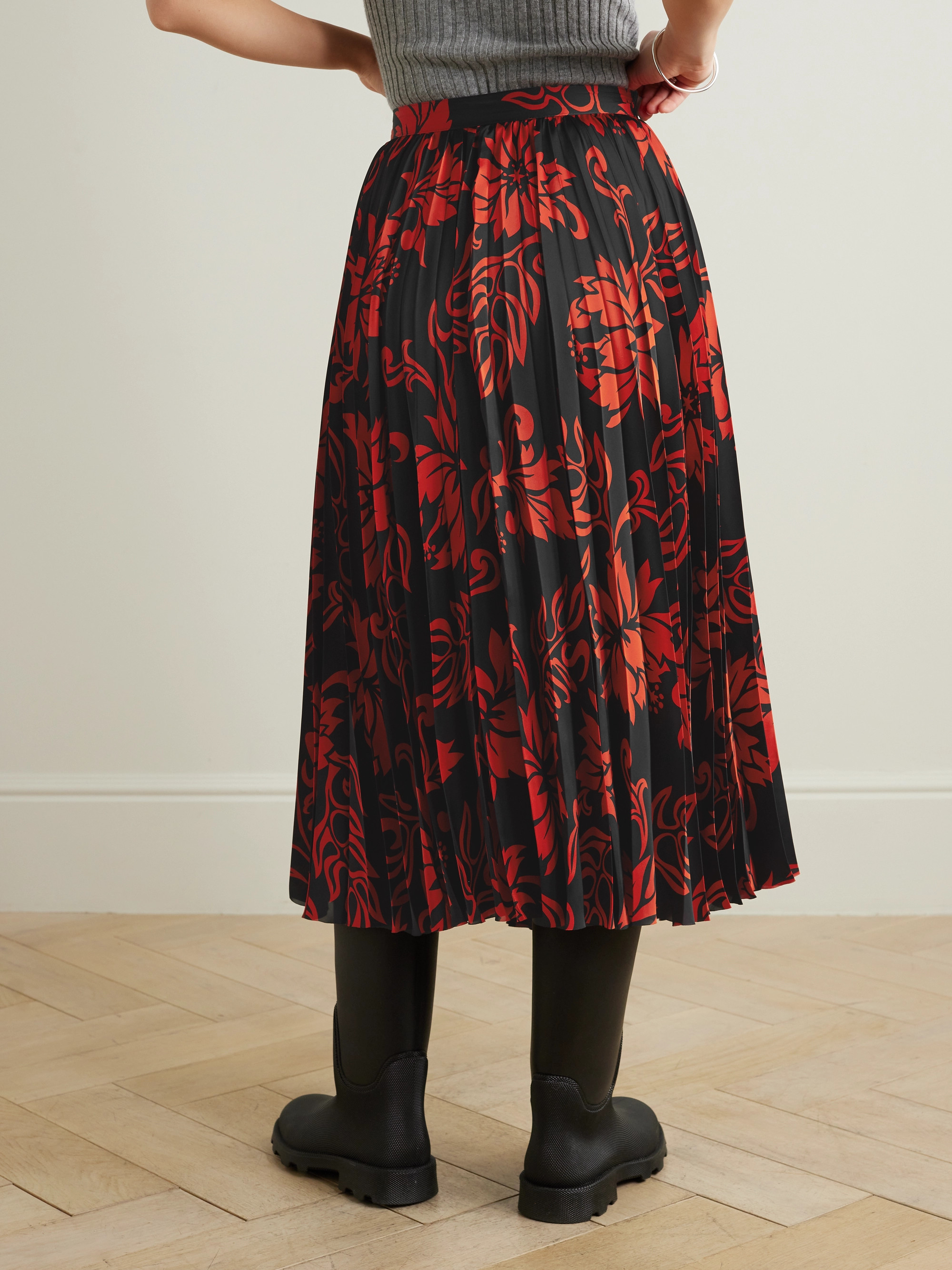 Sacai Pleated floral-print satin midi skirt thumbnail