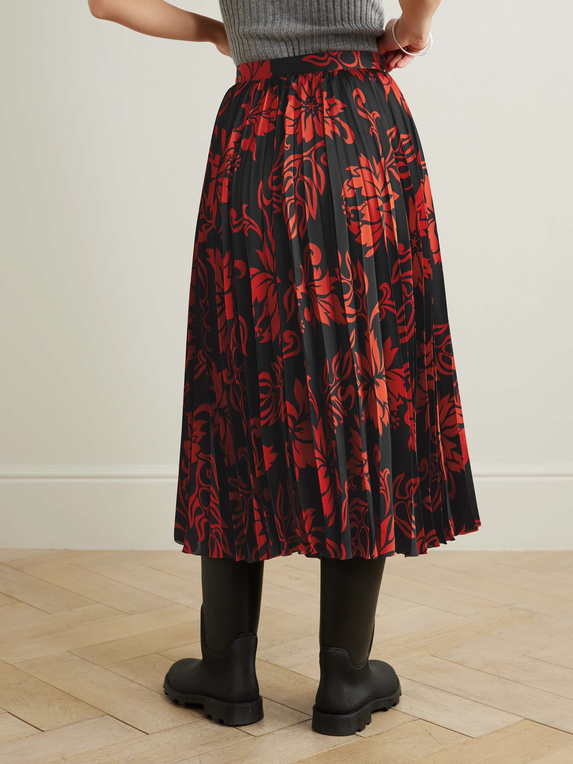 SACAI Pleated floral-print satin midi skirt | NET-A-PORTER
