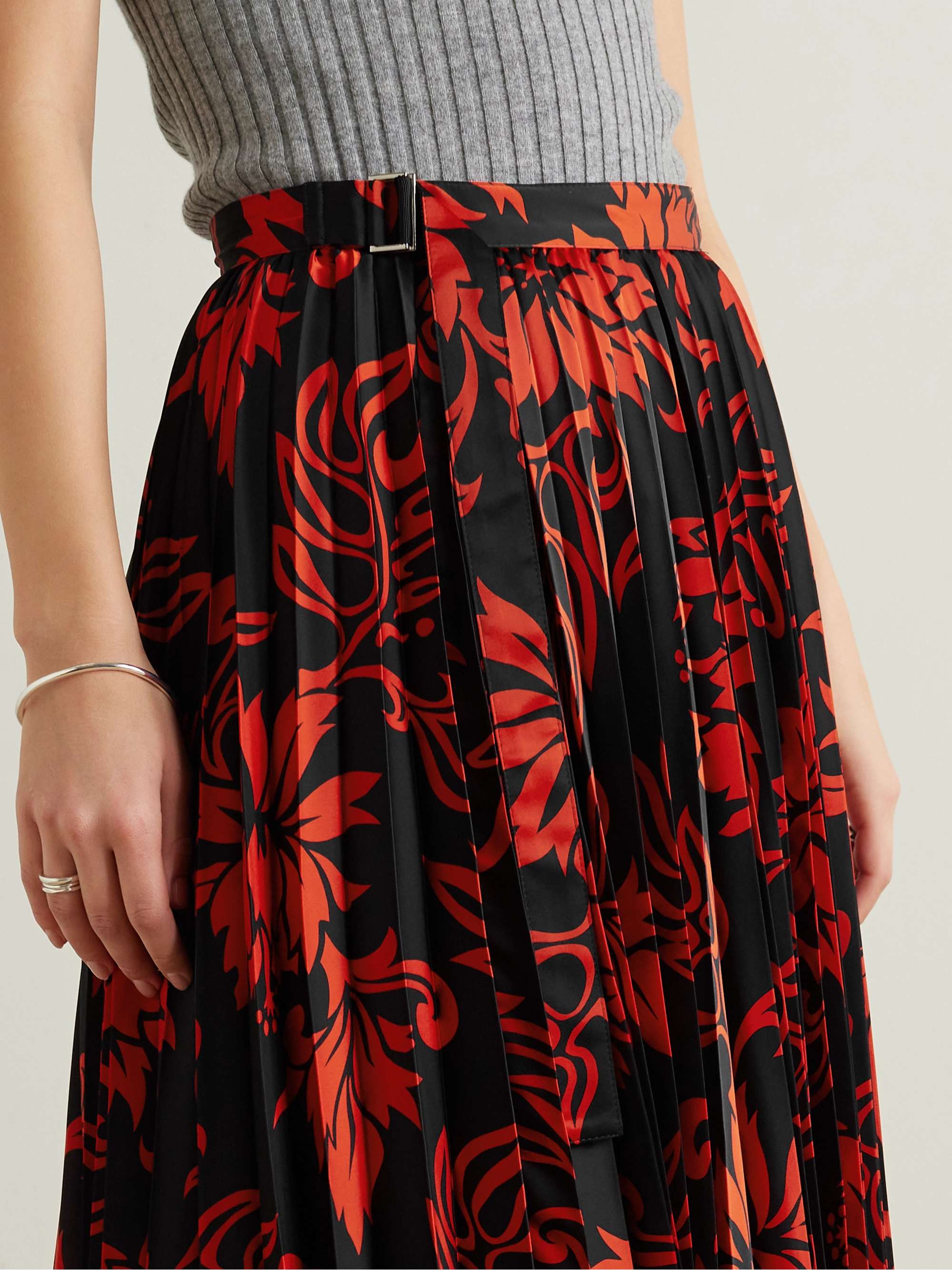 SACAI Pleated floral-print satin midi skirt | NET-A-PORTER