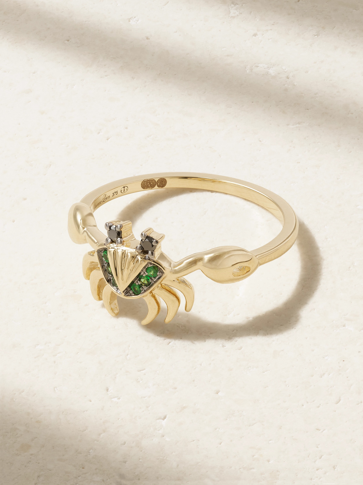 Yvonne Léon Mini Crab 9-karat Gold, Diamond And Tsavourite Ring - 7
