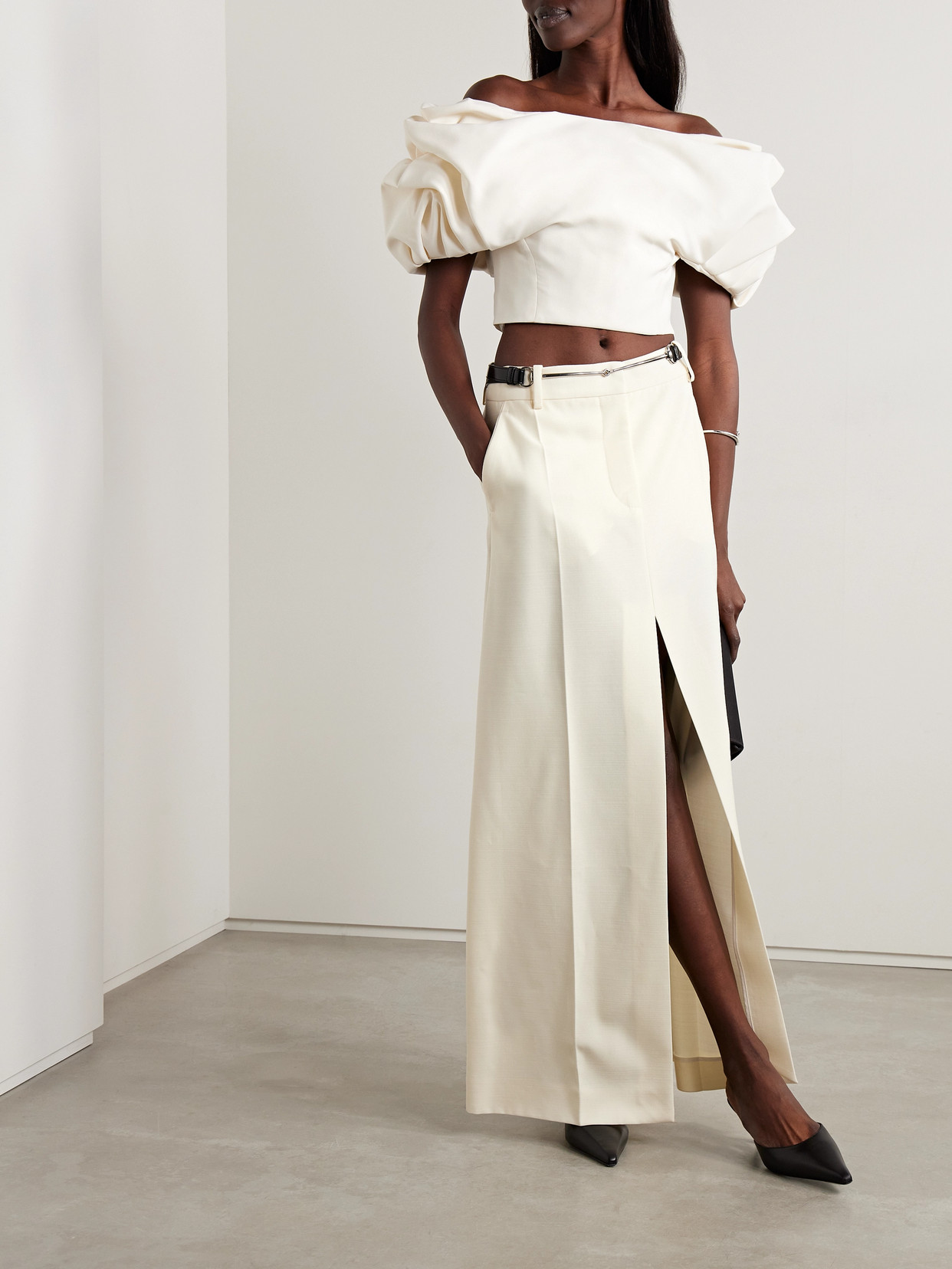 Gabriela Hearst Erwan Cropped Off-the-shoulder Silk And Wool-blend Cady Top In Ivory