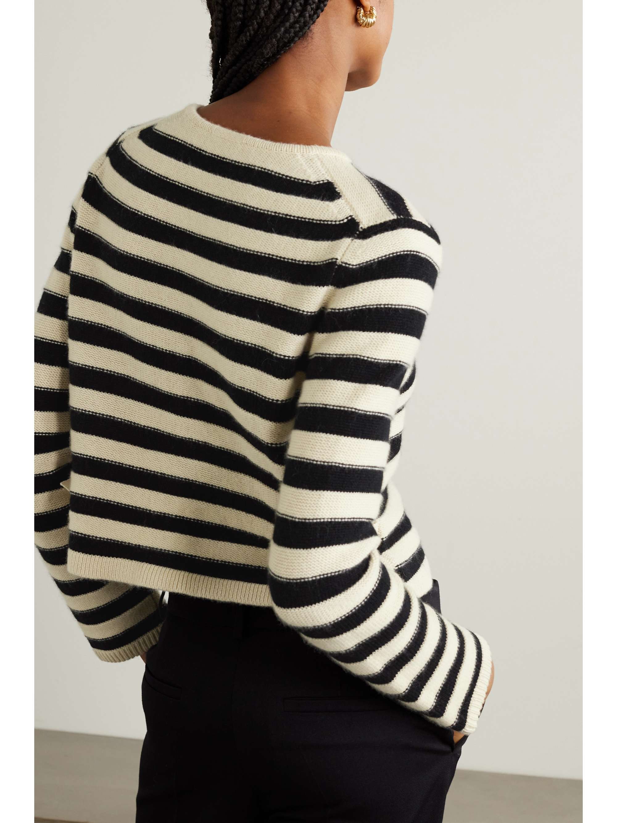 ALLUDE 