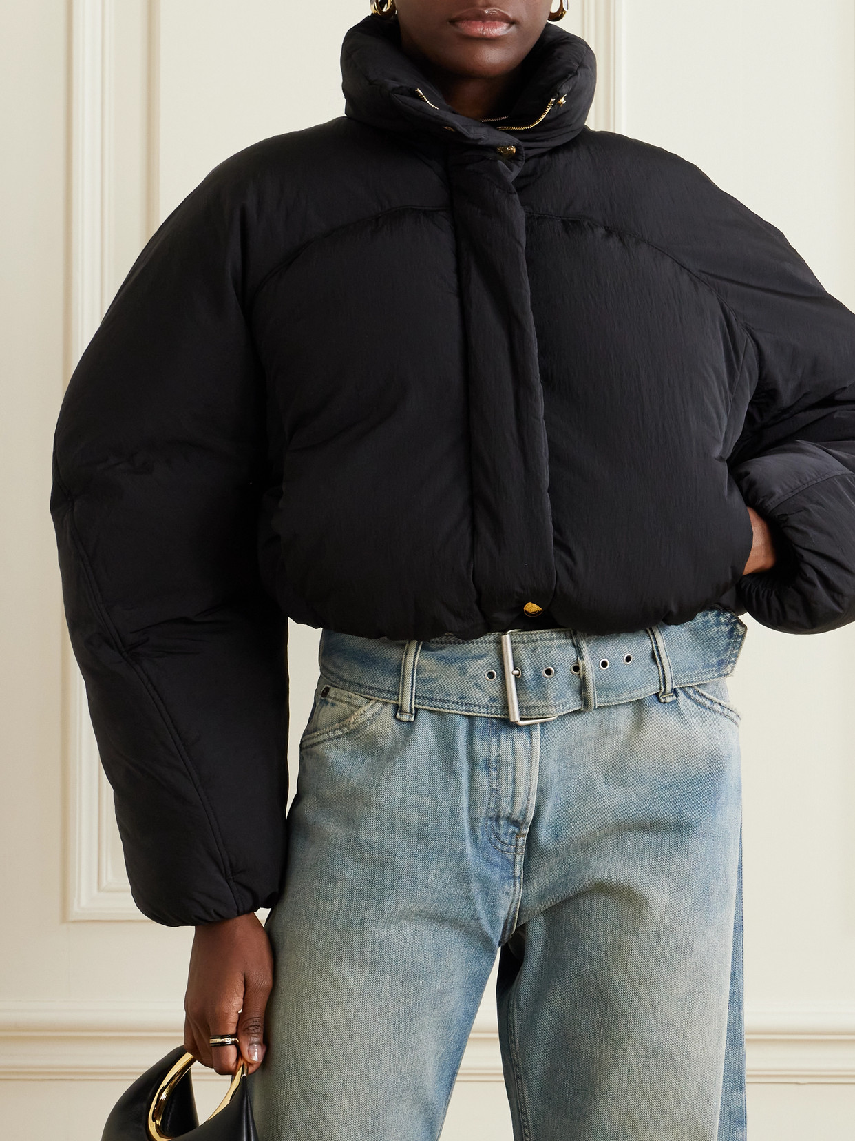 ダウンジャケット・コート JACQUEMUS LA DOUDOUNE COURTE CARACO DOWN JACKET Jacquemus La Doudoune Courte Caraco Down Jacket In Black