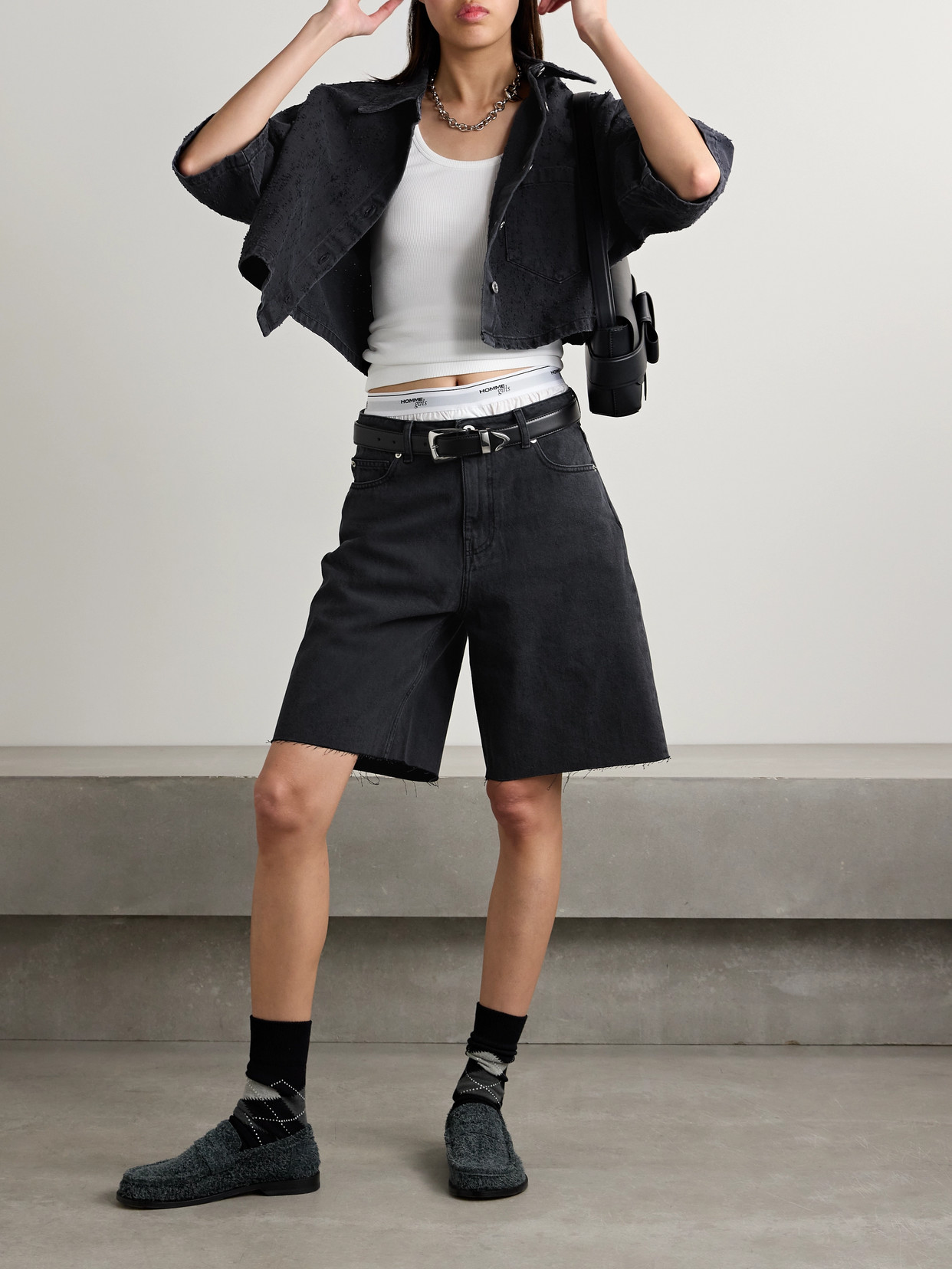 Halfboy Short-sleeve Cropped Shirt In Black