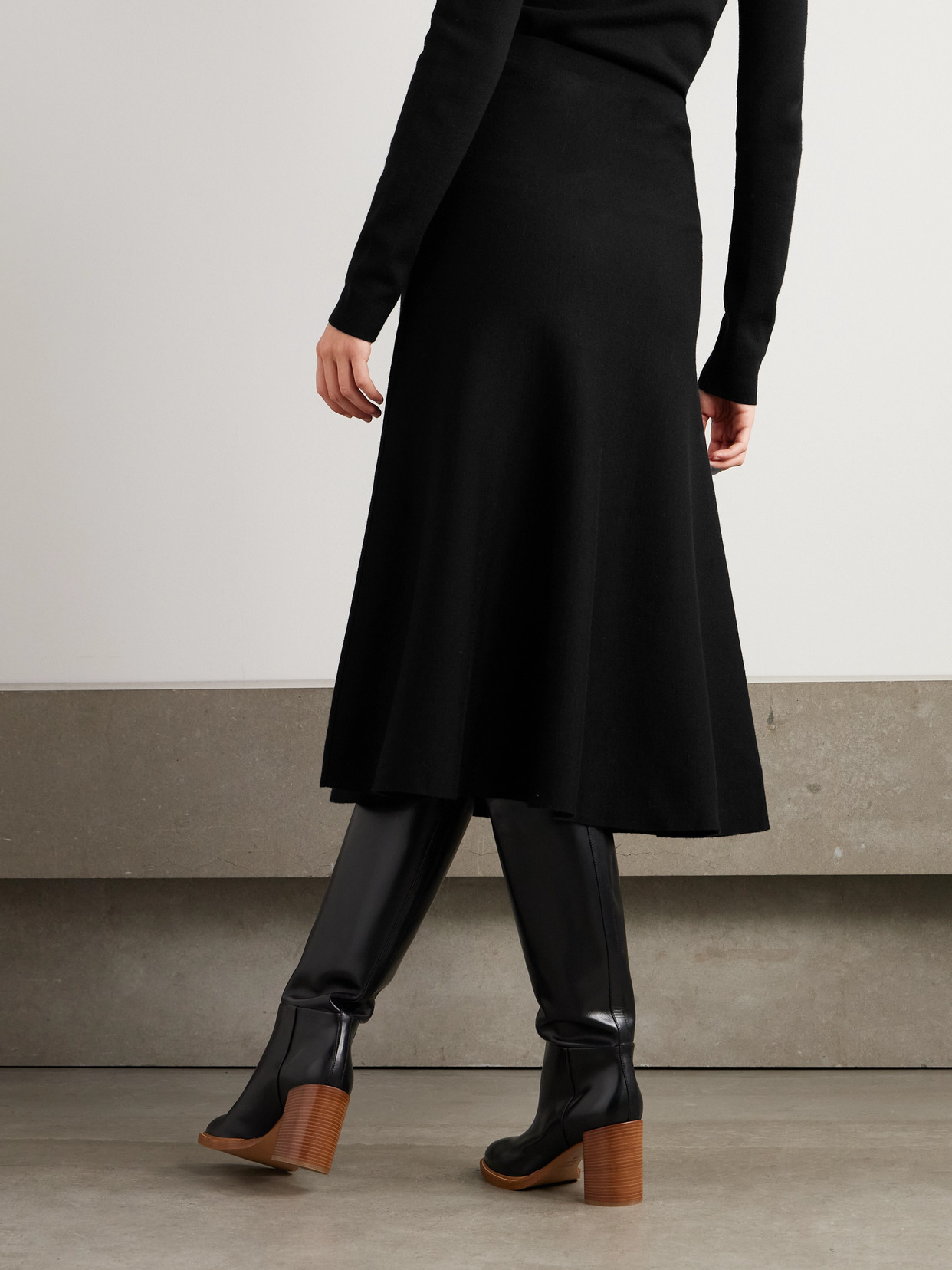 Shop Gabriela Hearst Freddie Wool, Cashmere And Silk-blend Midi Skirt In Black