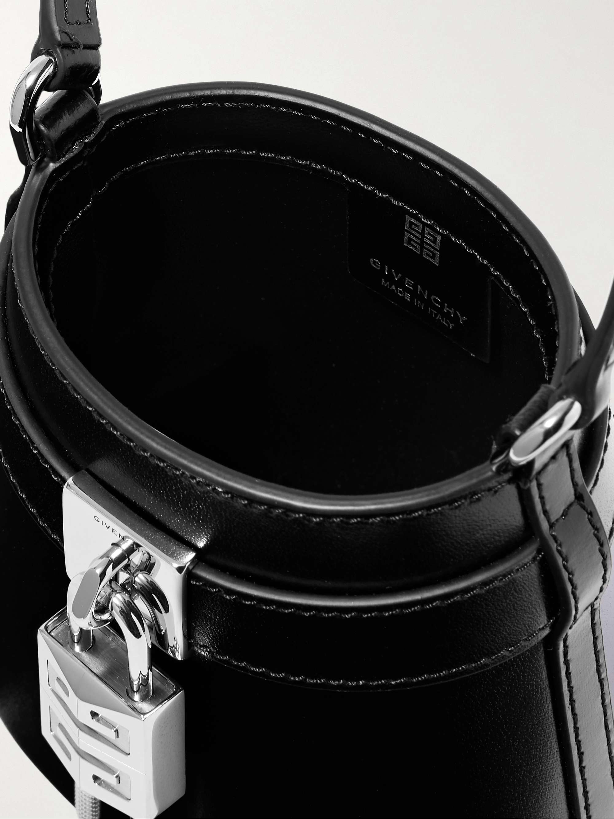 GIVENCHY 