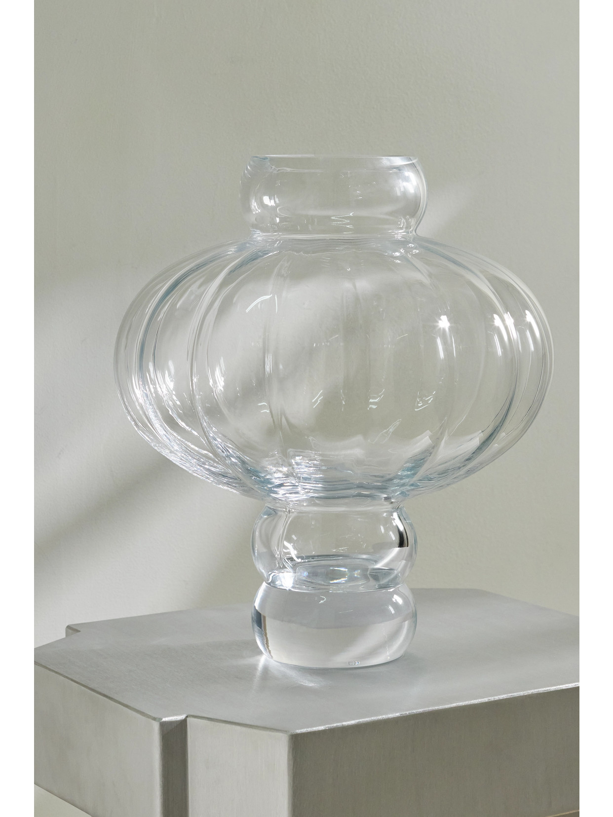 LOUISE ROE - 03 Balloon Glass Vase - Neutrals