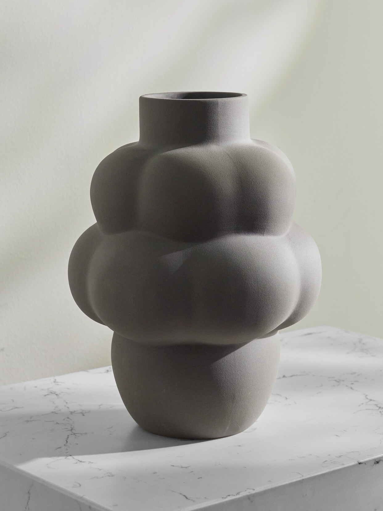 LOUISE ROE - 04 Balloon Ceramic Vase - Gray