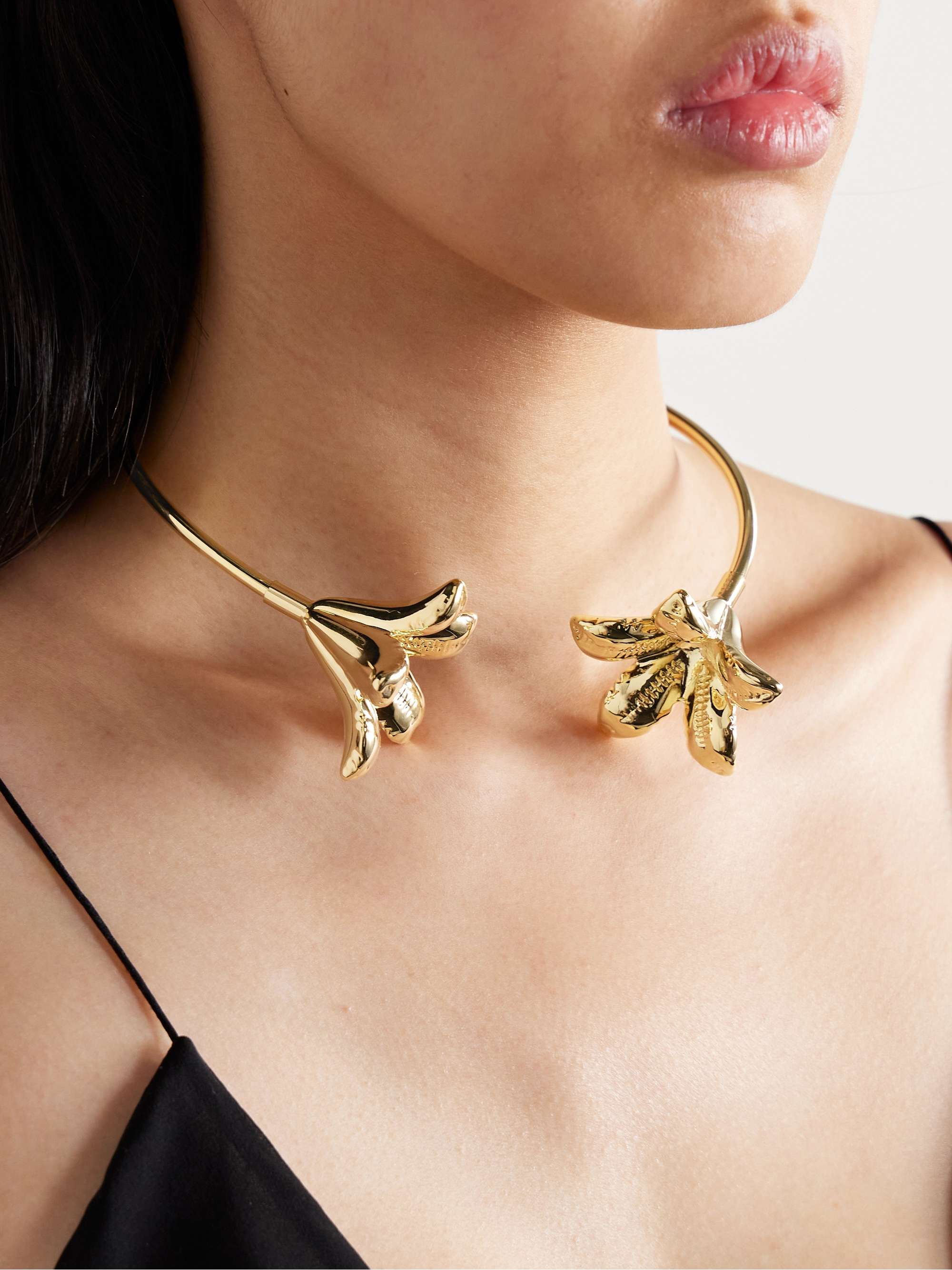 Gold tone choker