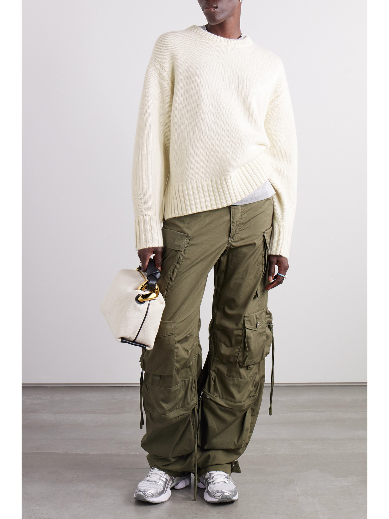 Guest In Residence Cashmere Sweater In Cream